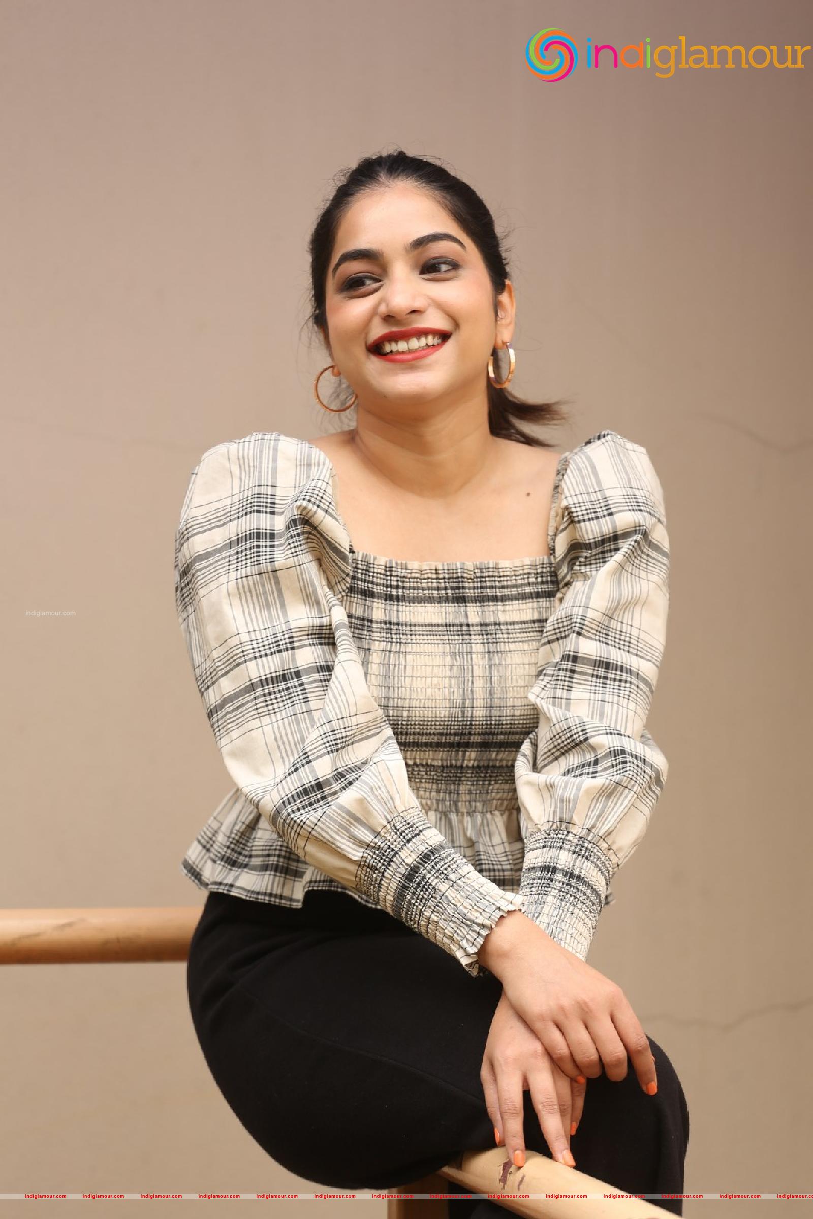 Punarnavi Bhupalam Actress hd photo