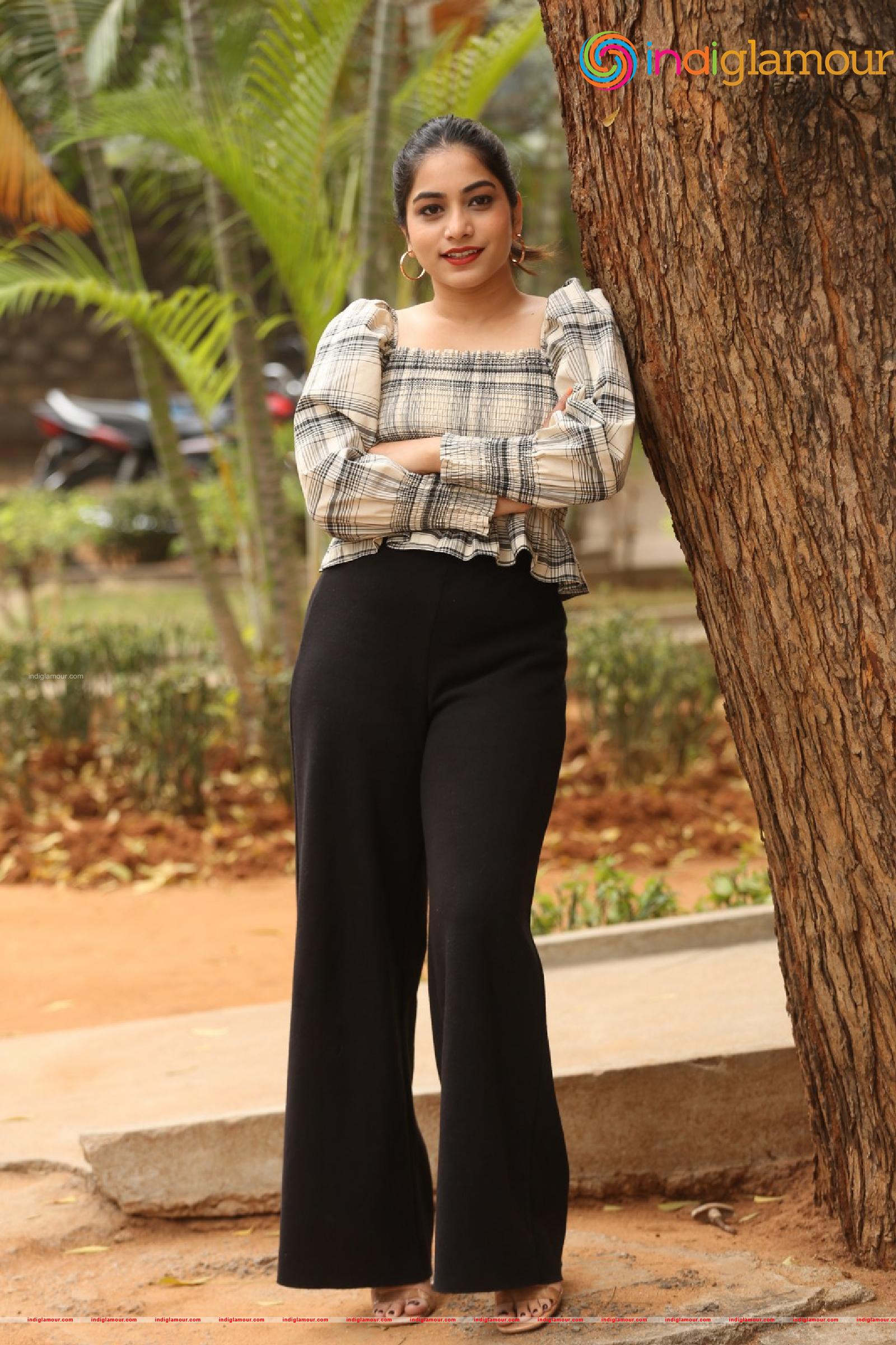Punarnavi Bhupalam Actress hd photo