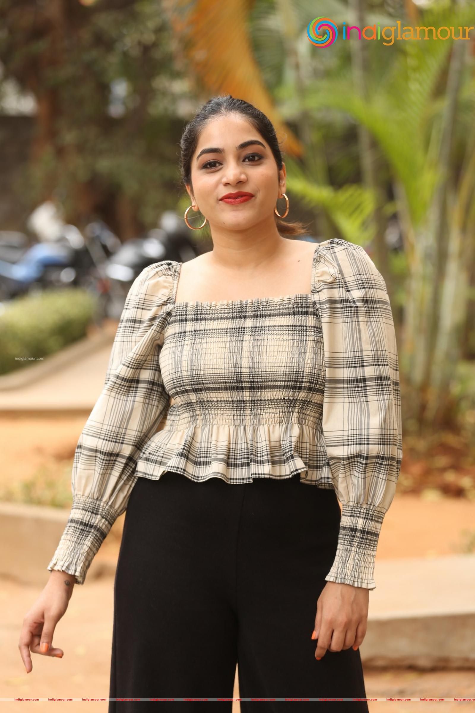 Punarnavi Bhupalam Actress hd photo