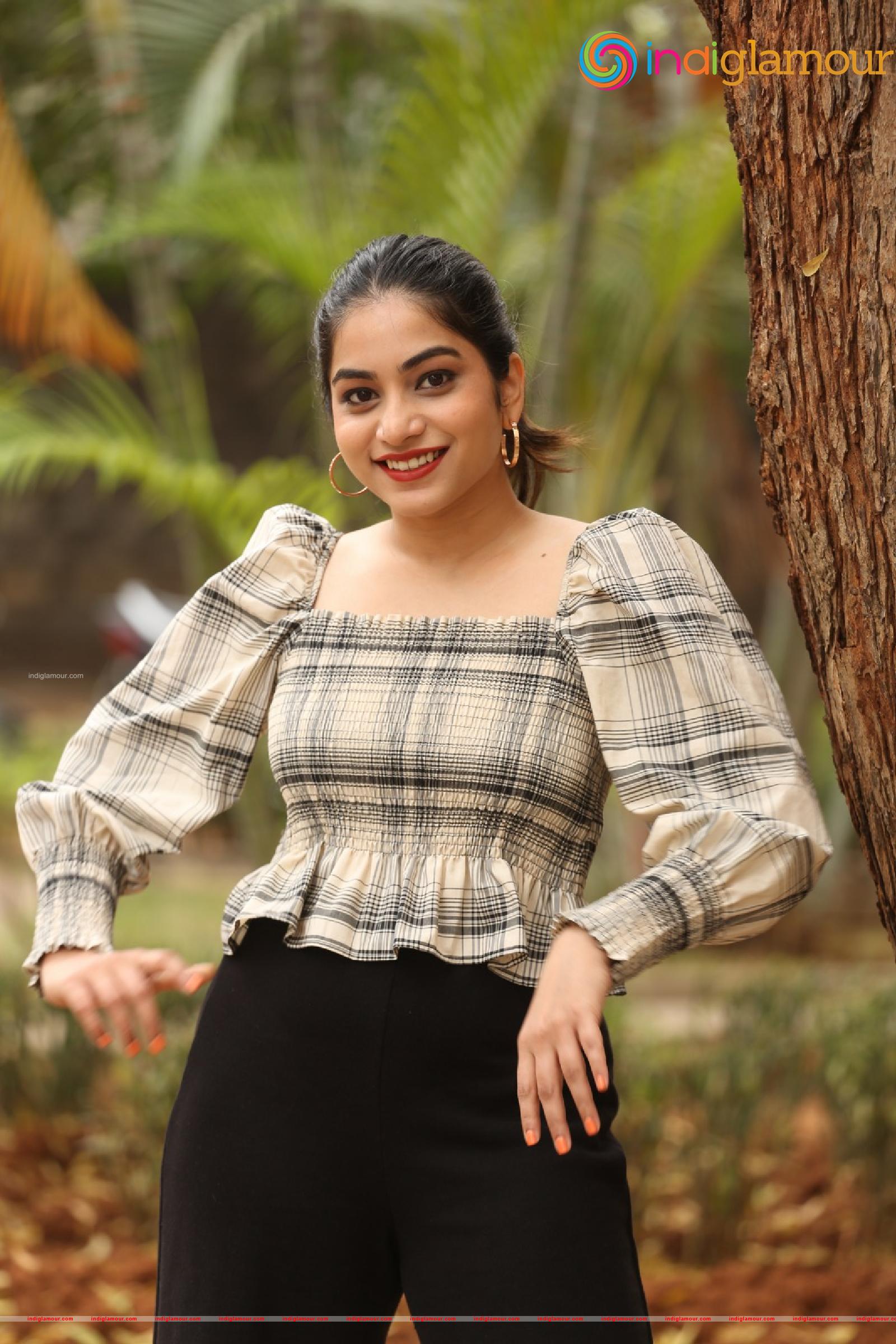 Punarnavi Bhupalam Actress hd photo