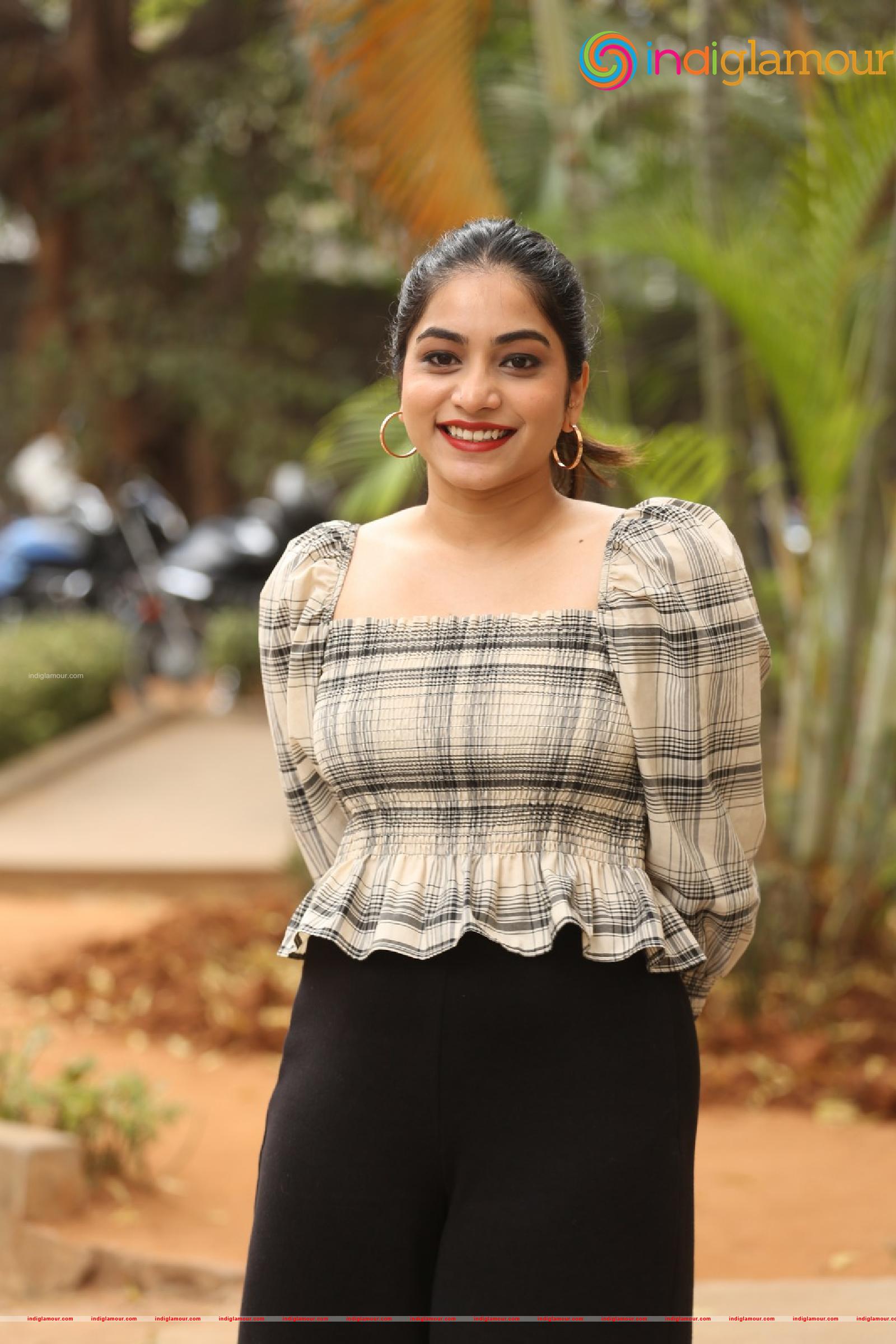Punarnavi Bhupalam Actress hd photo
