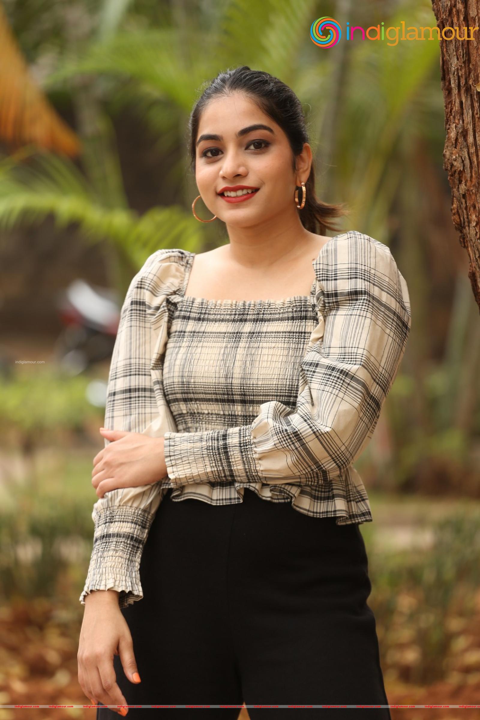 Punarnavi Bhupalam Actress hd photo