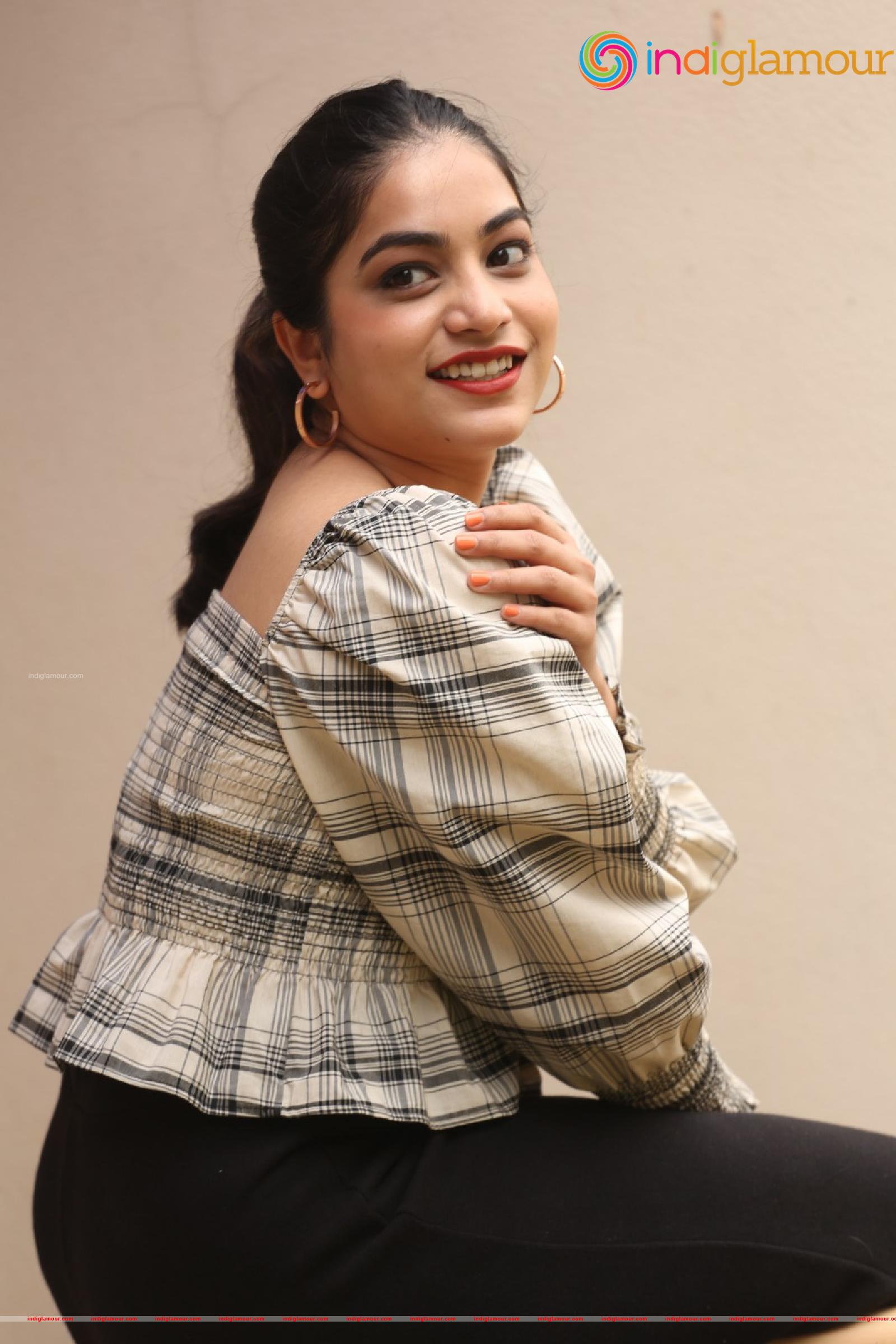 Punarnavi Bhupalam Actress hd photo
