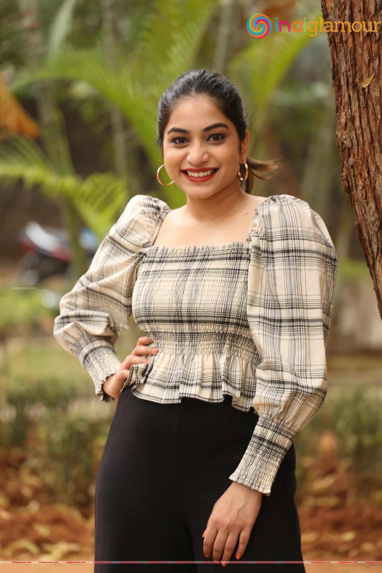 Punarnavi Bhupalam Actress hd photo
