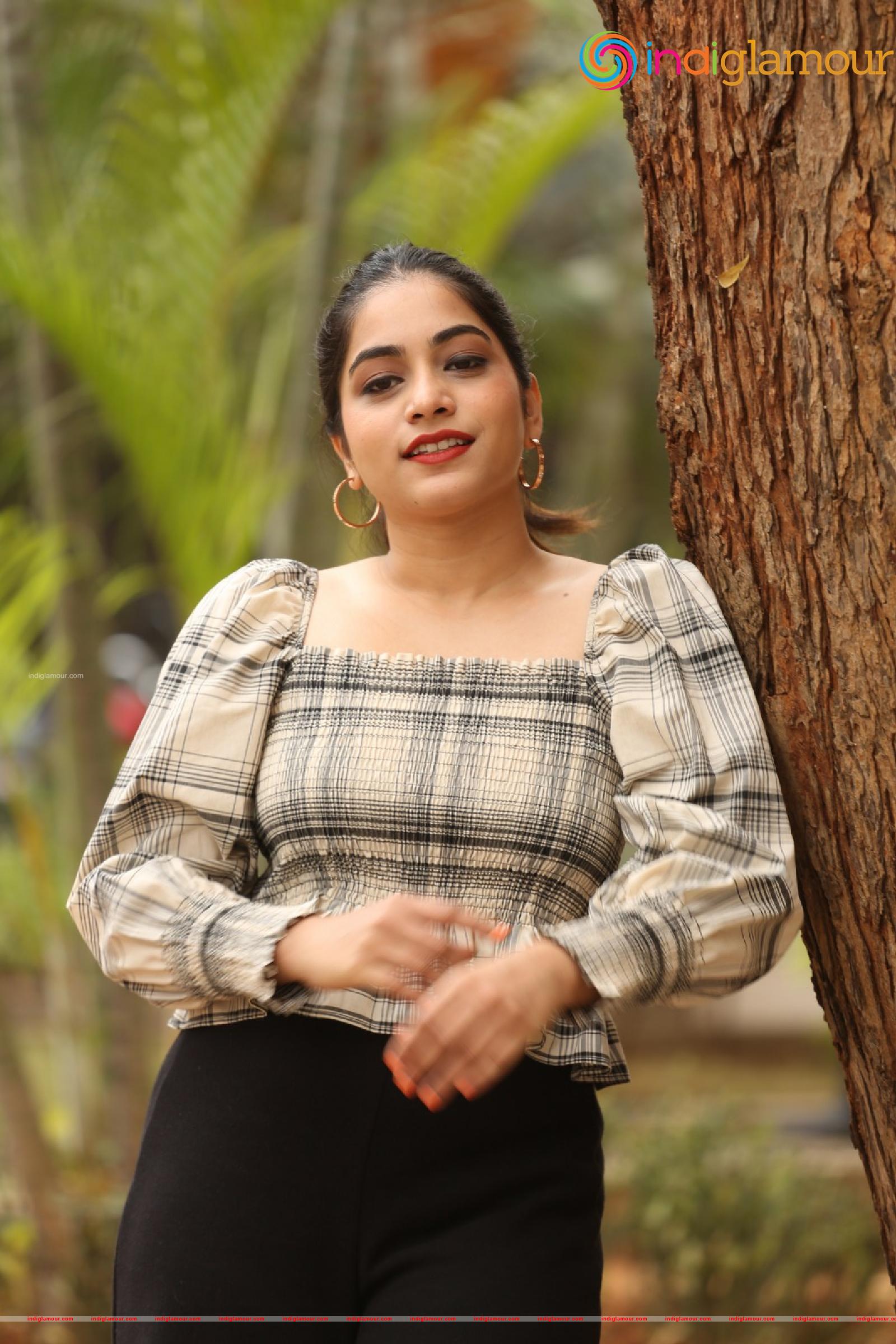 Punarnavi Bhupalam Actress hd photo