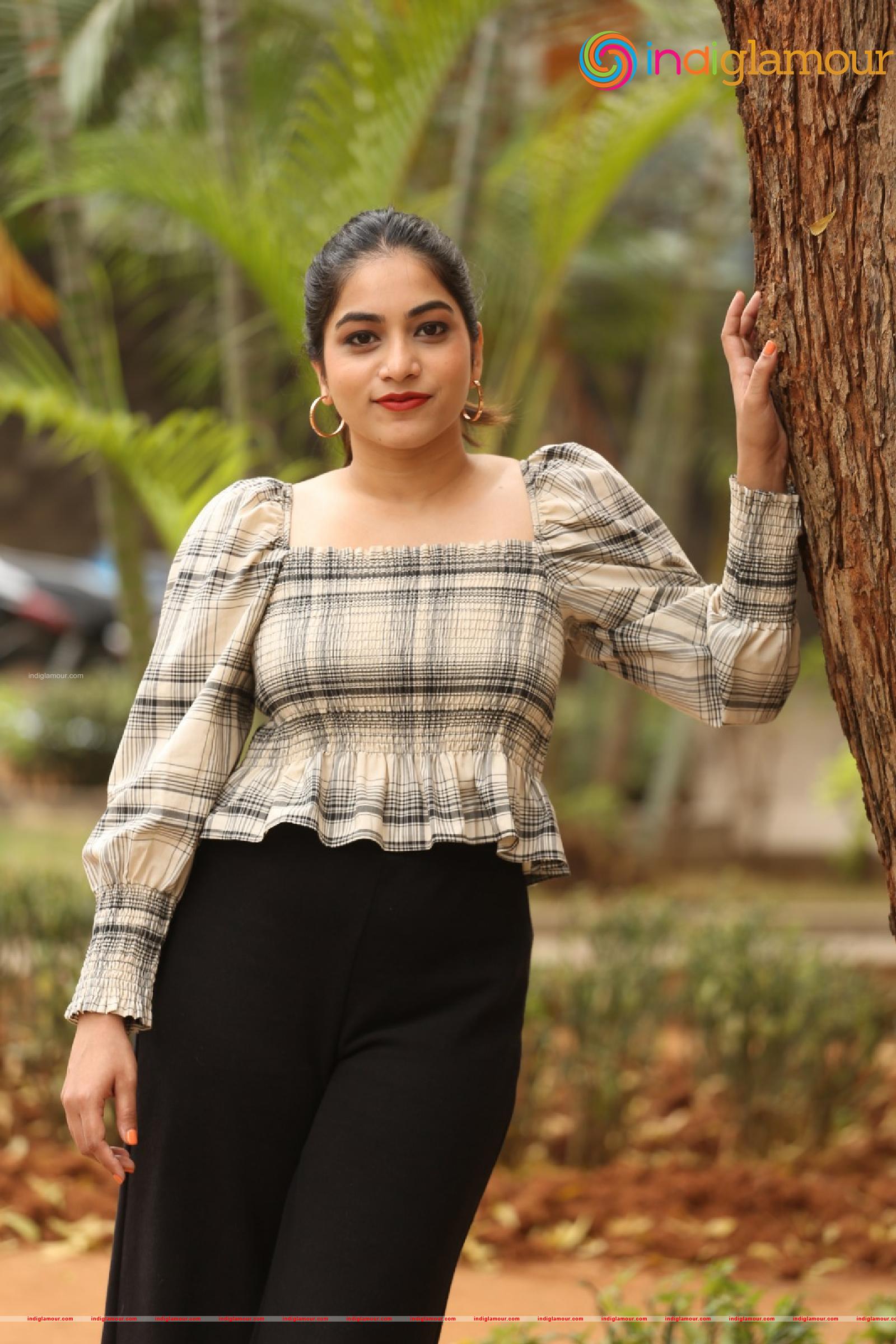 Punarnavi Bhupalam Actress hd photo