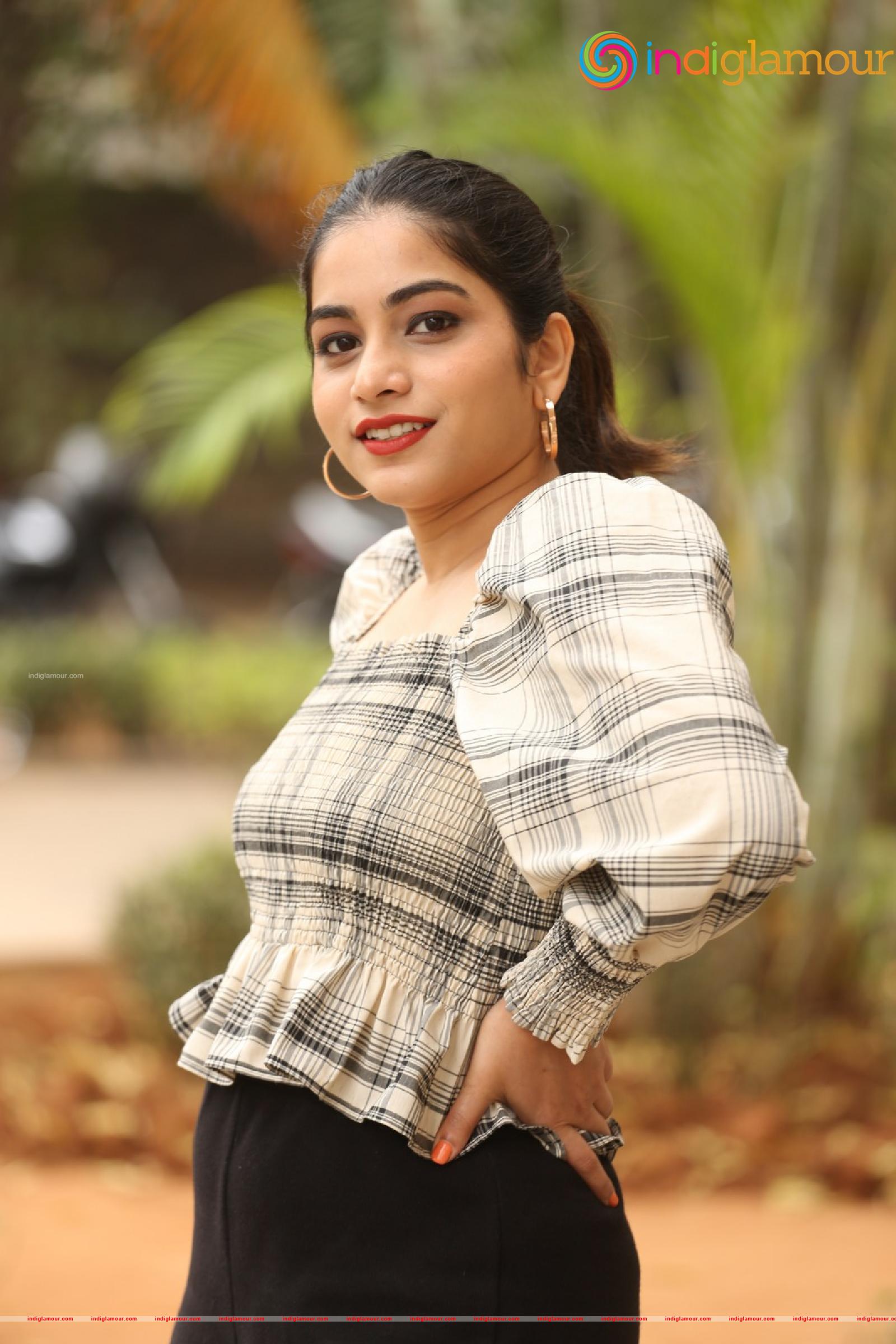 Punarnavi Bhupalam Actress hd photo