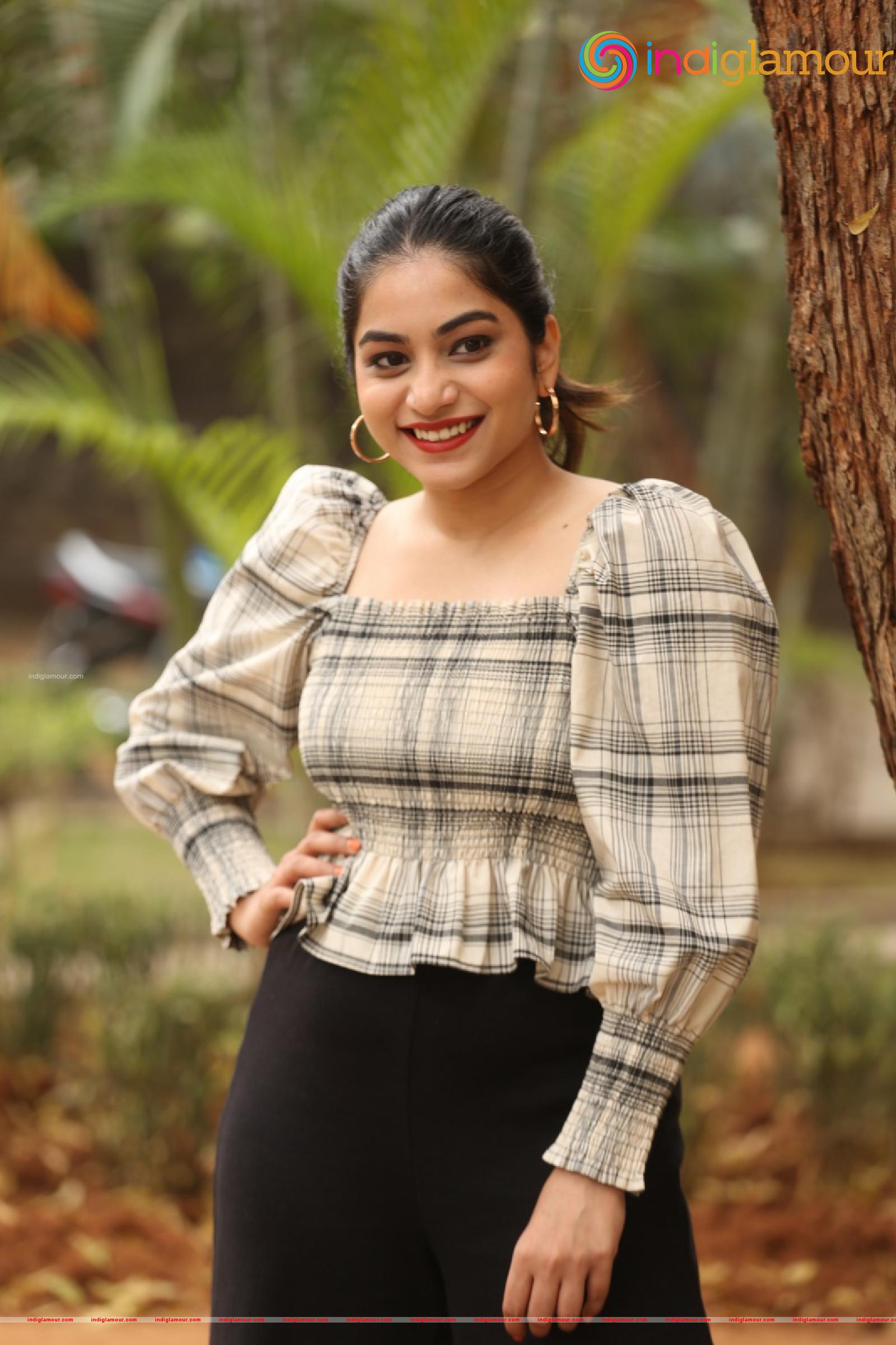 Punarnavi Bhupalam Actress hd photo