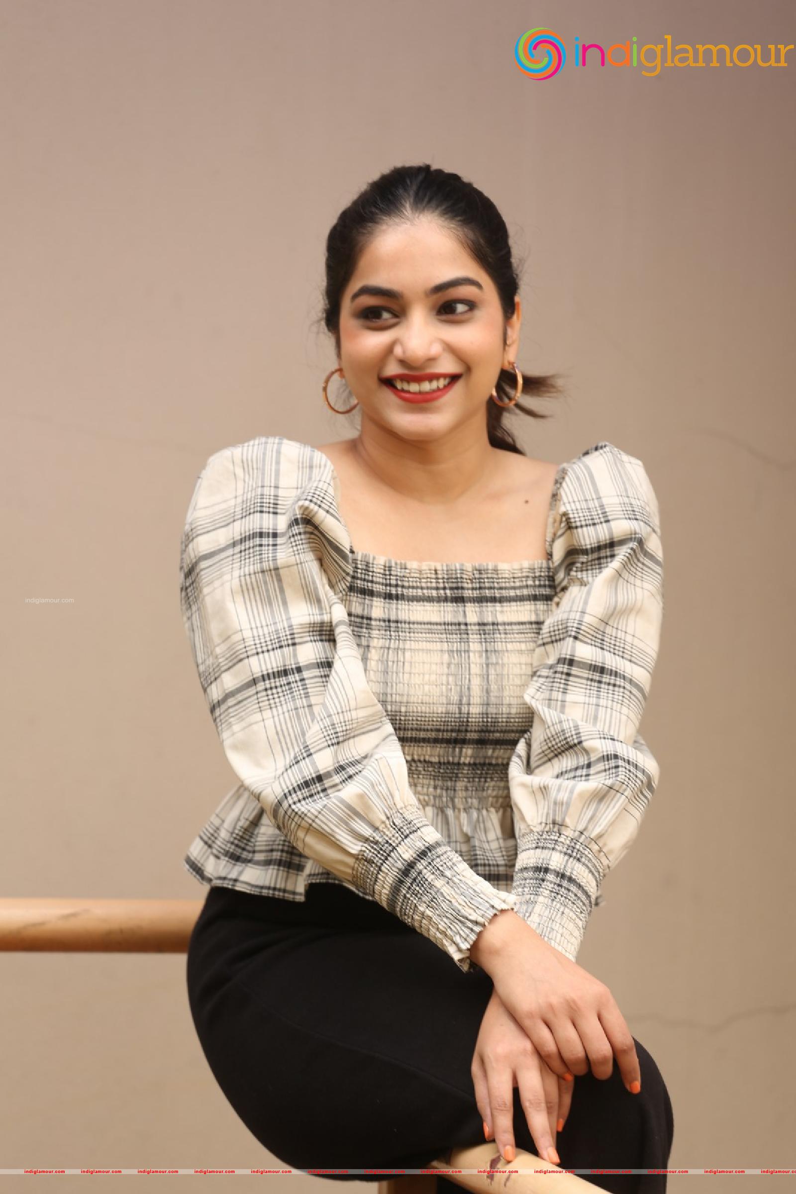 Punarnavi Bhupalam Actress hd photo