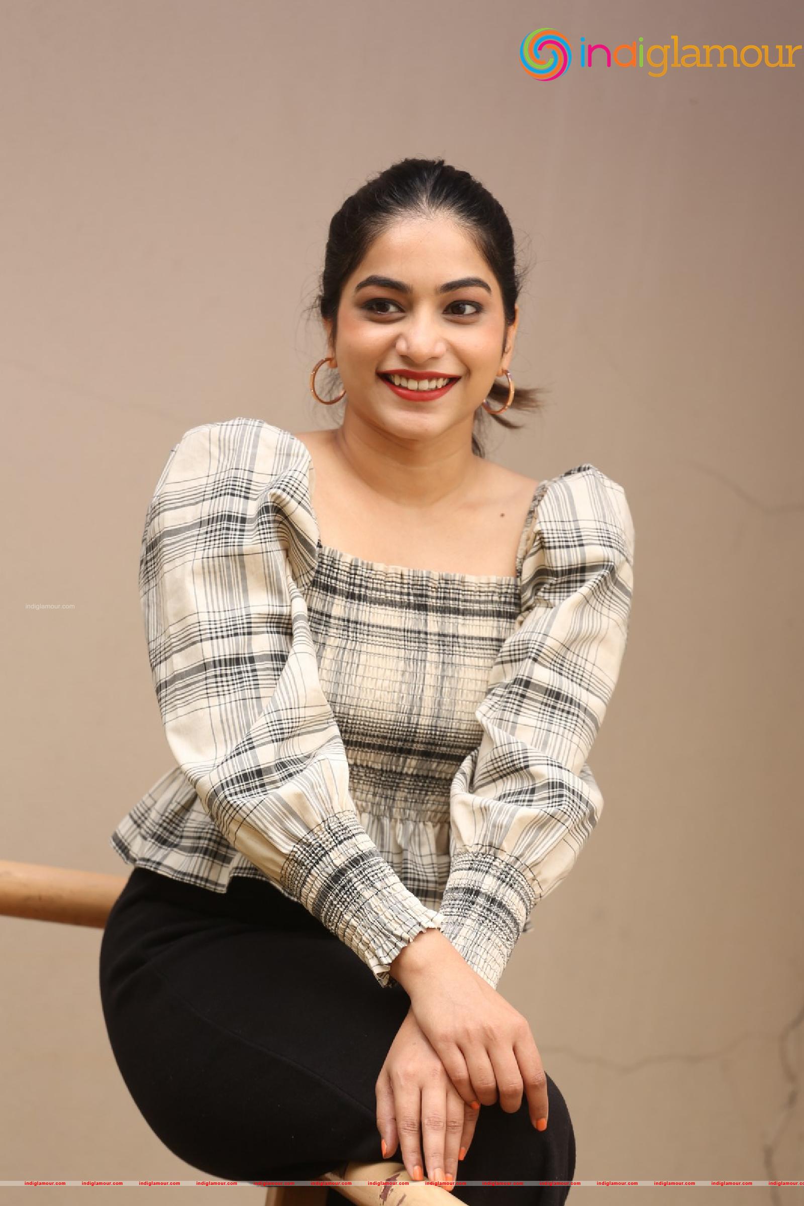 Punarnavi Bhupalam Actress hd photo