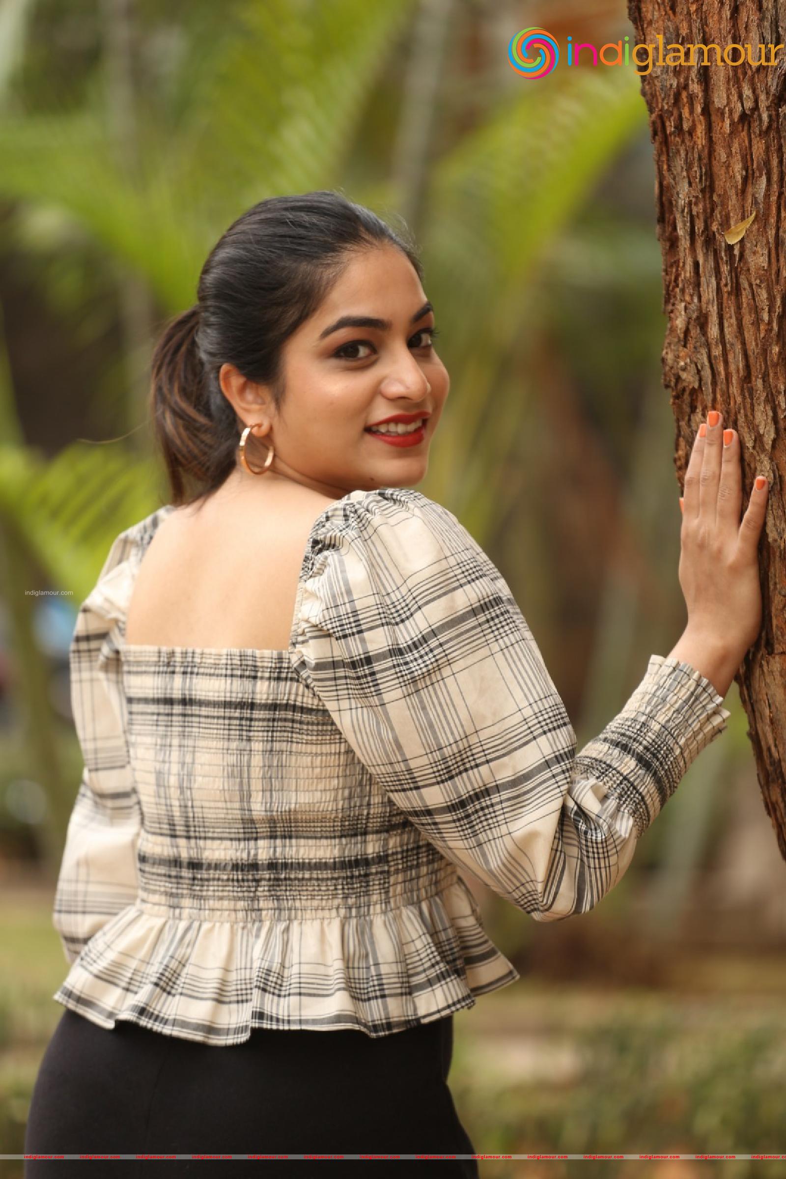 Punarnavi Bhupalam Actress hd photo