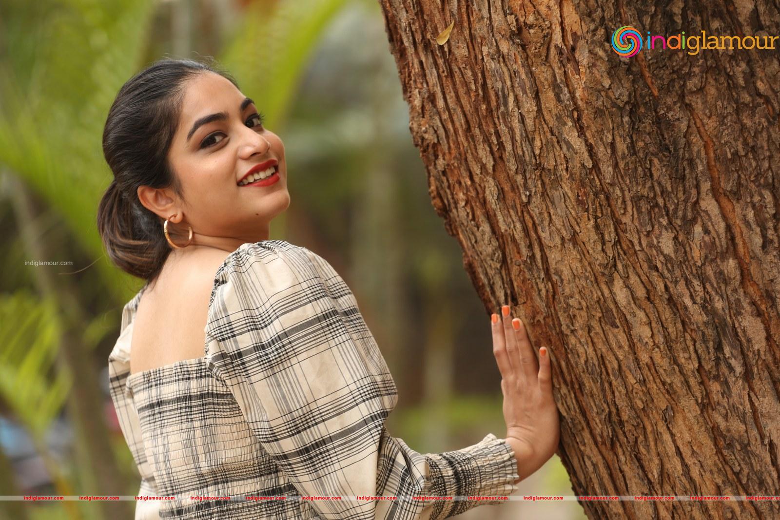 Punarnavi Bhupalam Actress hd photo