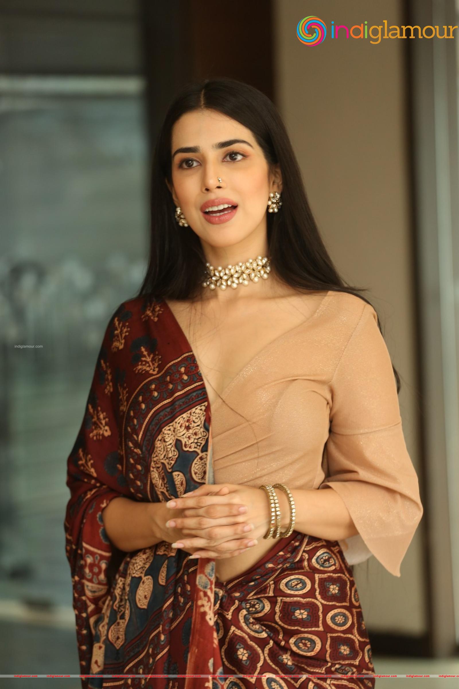 Saloni Mishra Actress hd photo