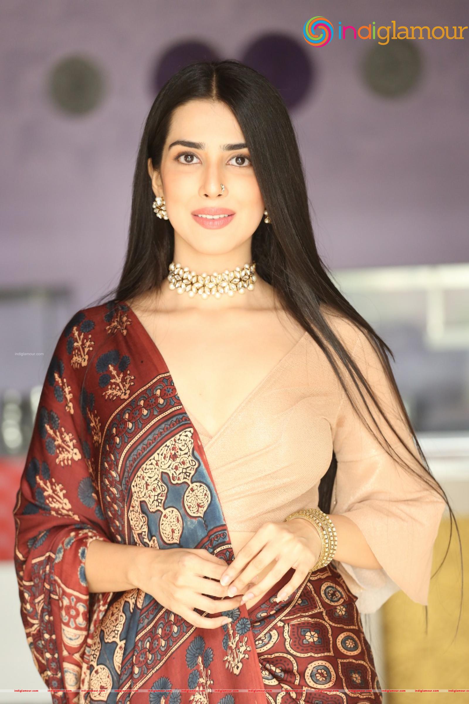 Saloni Mishra Actress hd photo