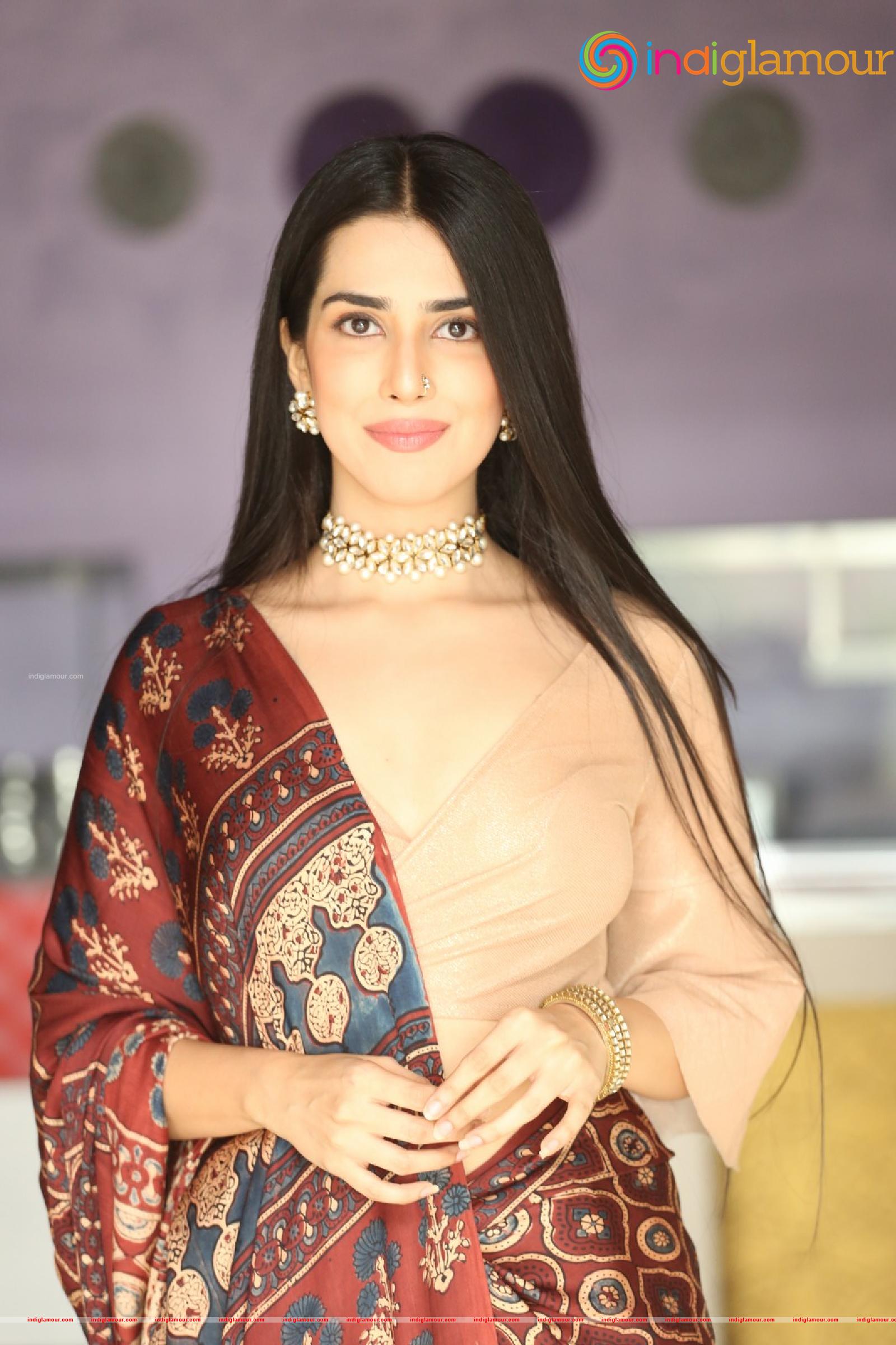 Saloni Mishra Actress hd photo