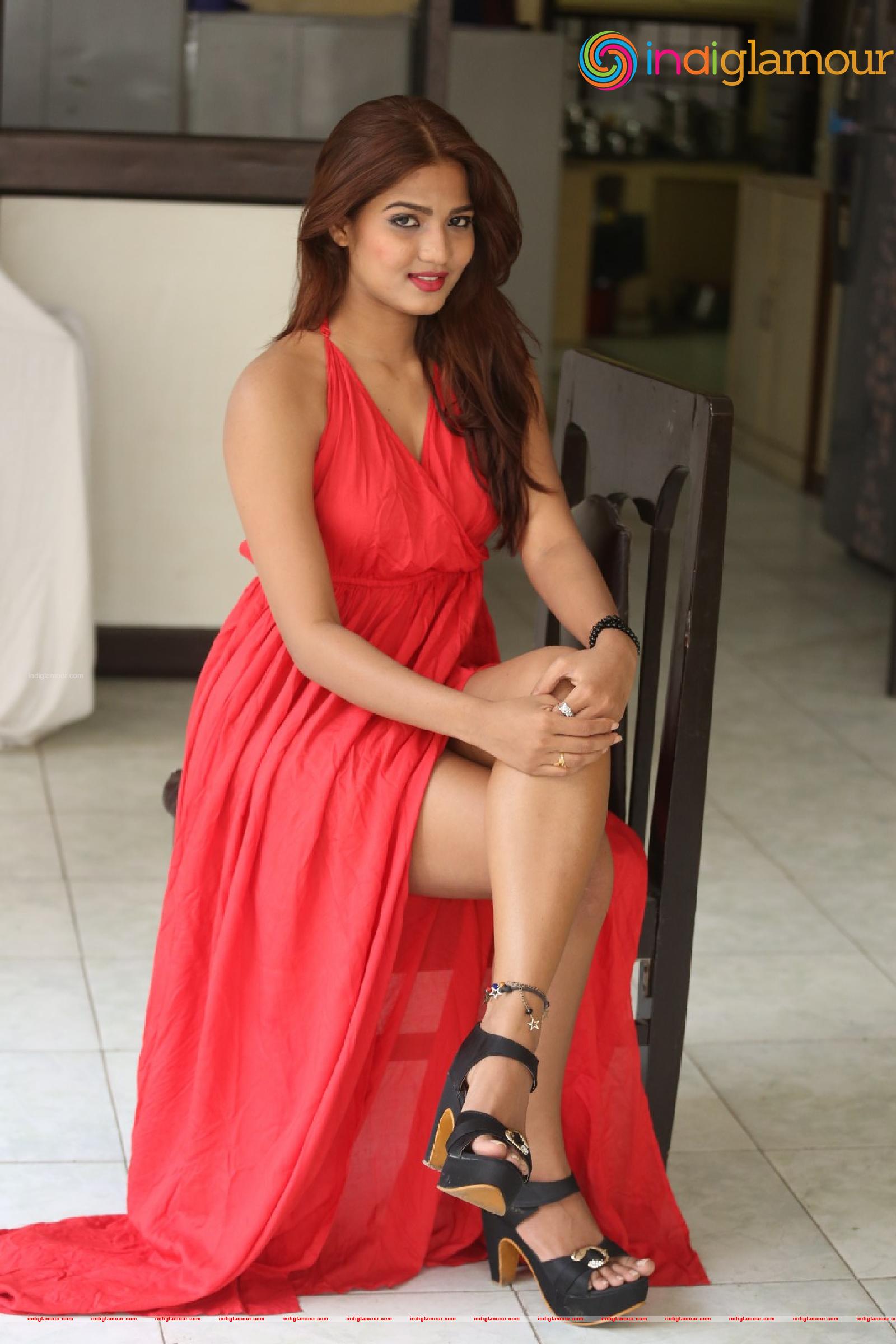Sravani Nikki Actress hd photo