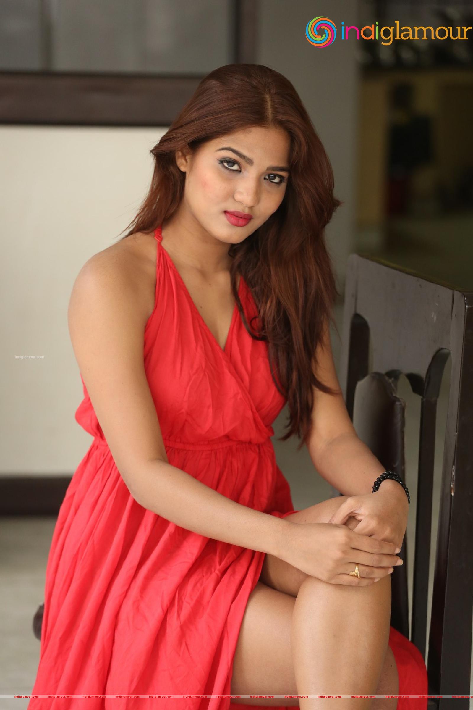 Sravani Nikki Actress hd photo