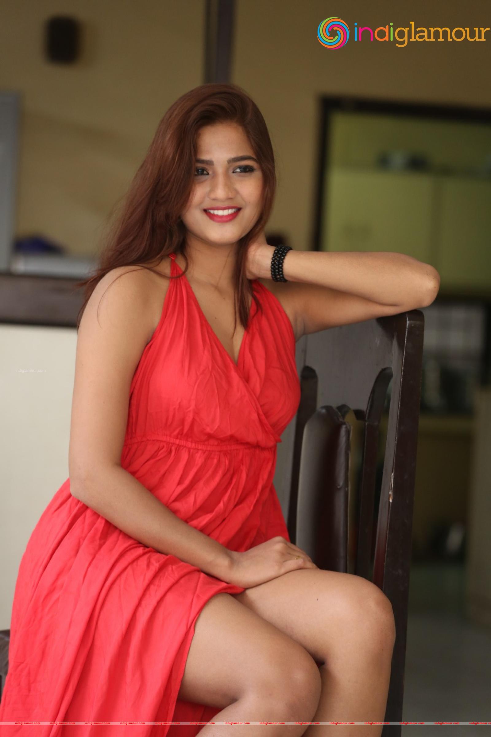 Sravani Nikki Actress hd photo