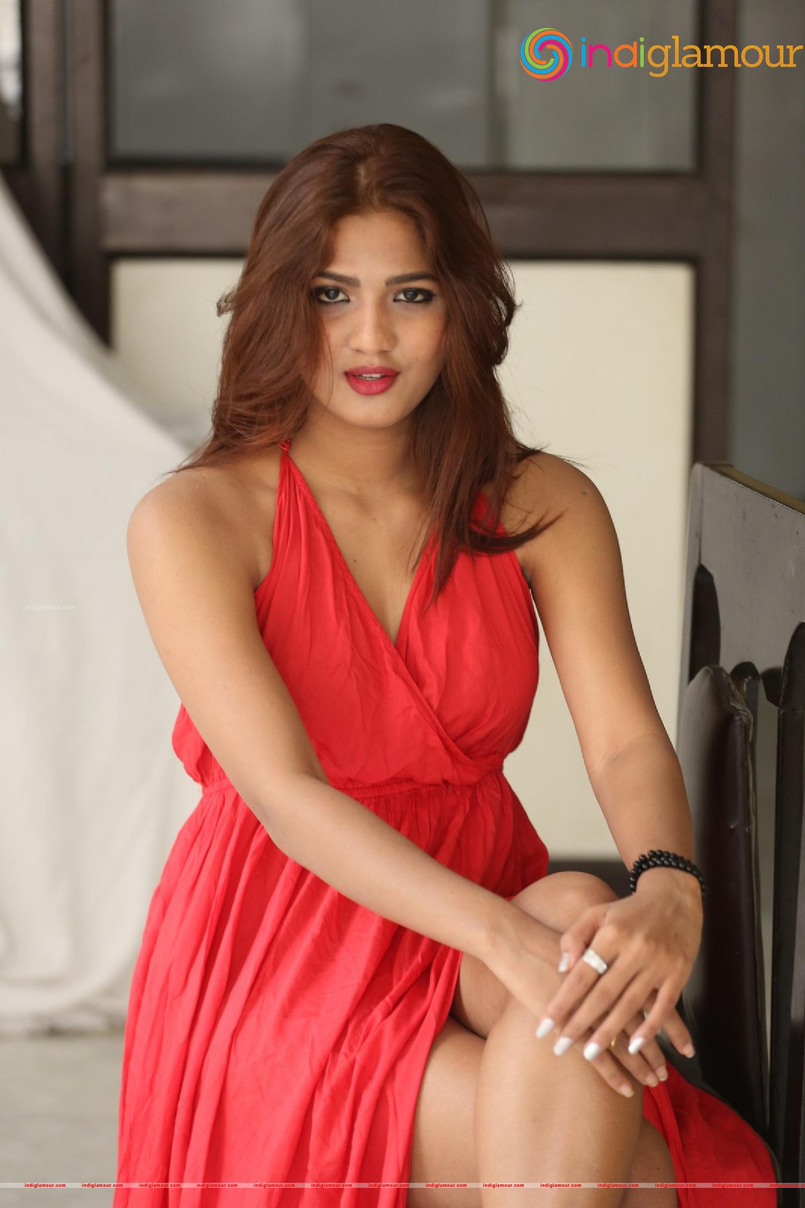 Sravani Nikki Actress hd photo