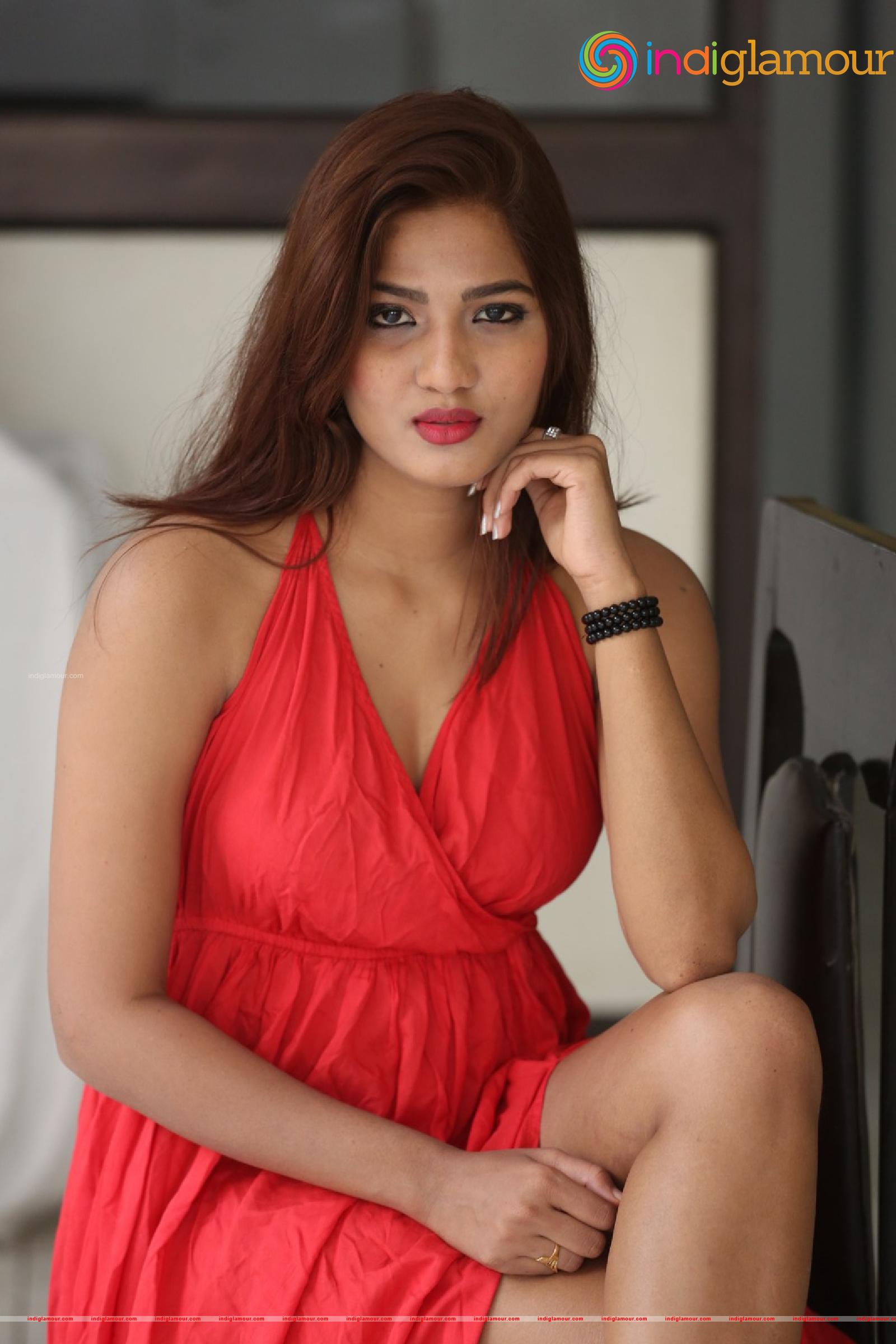 Sravani Nikki Actress hd photo