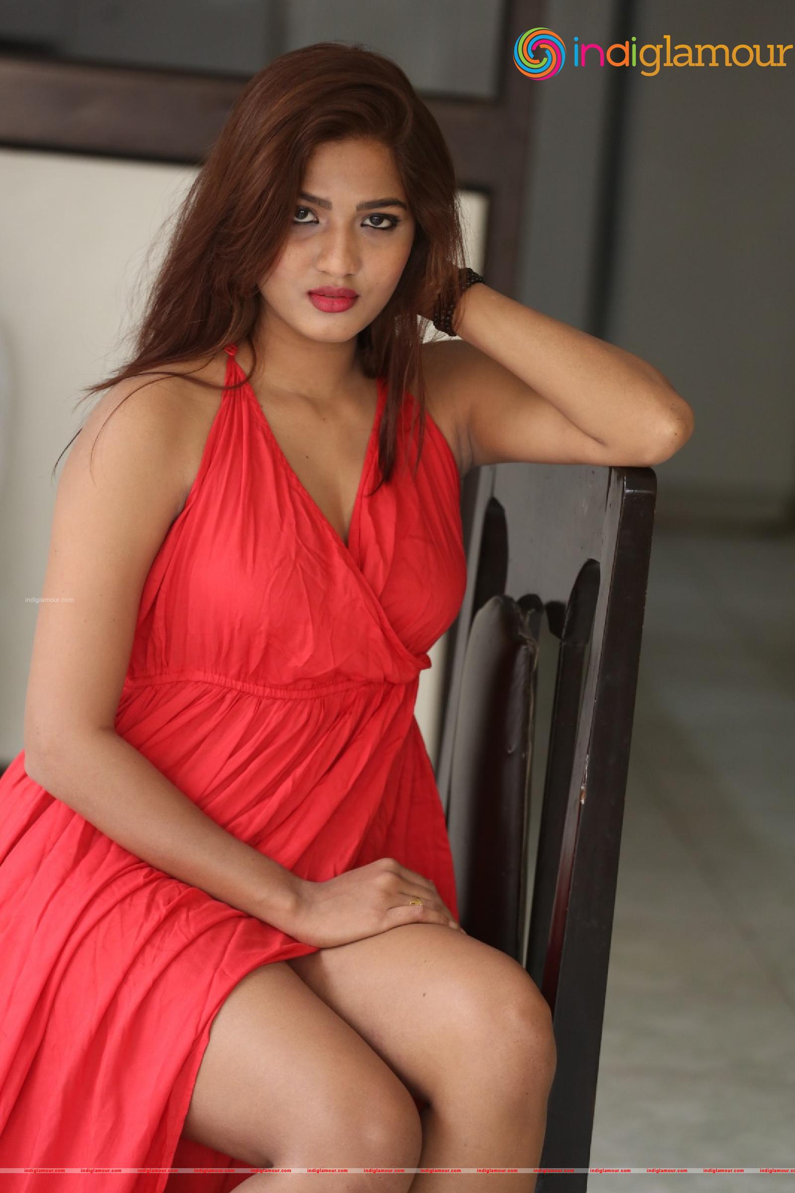 Sravani Nikki Actress hd photo