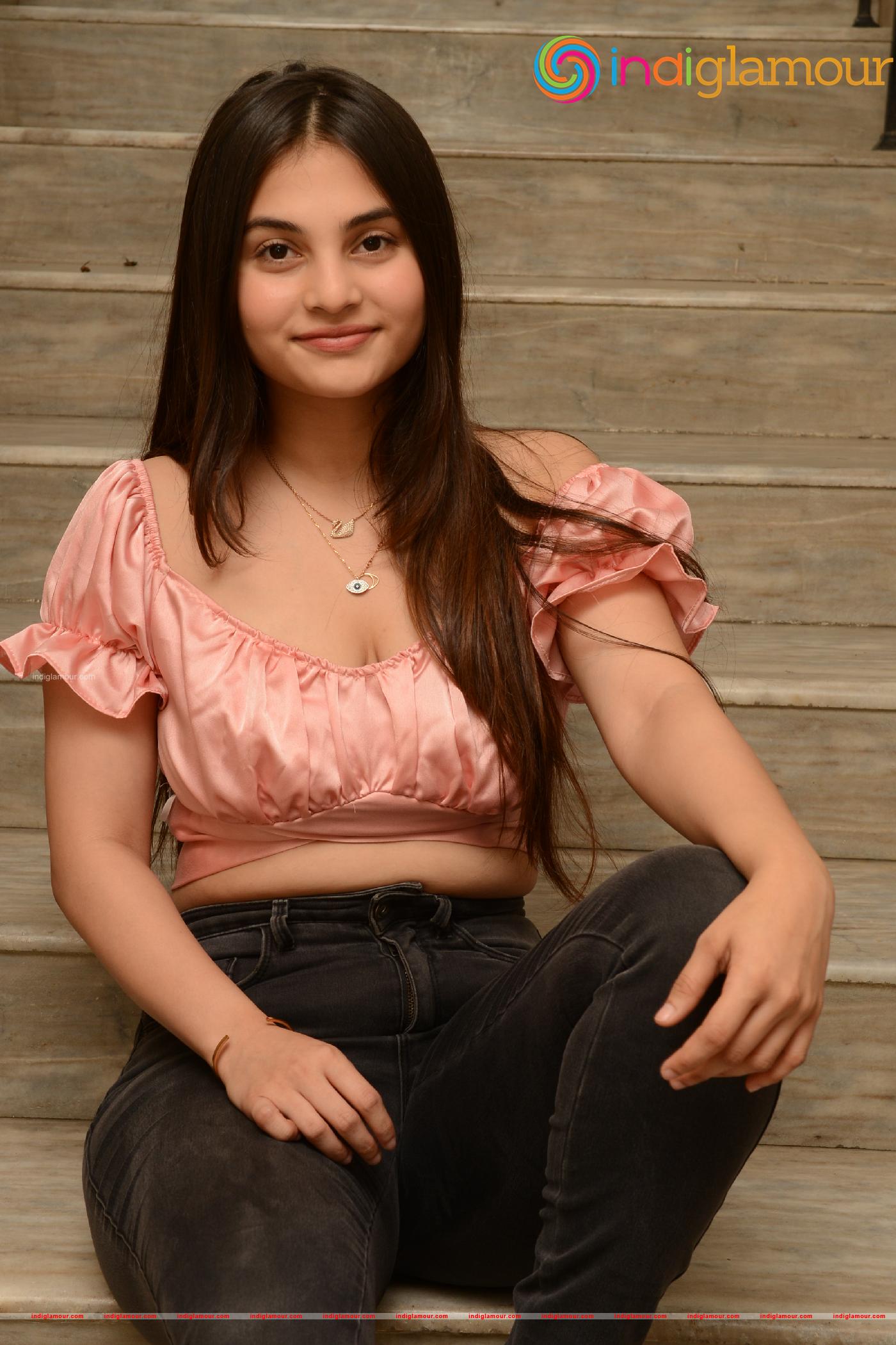 Ramya Pasupuleti Actress hd photo