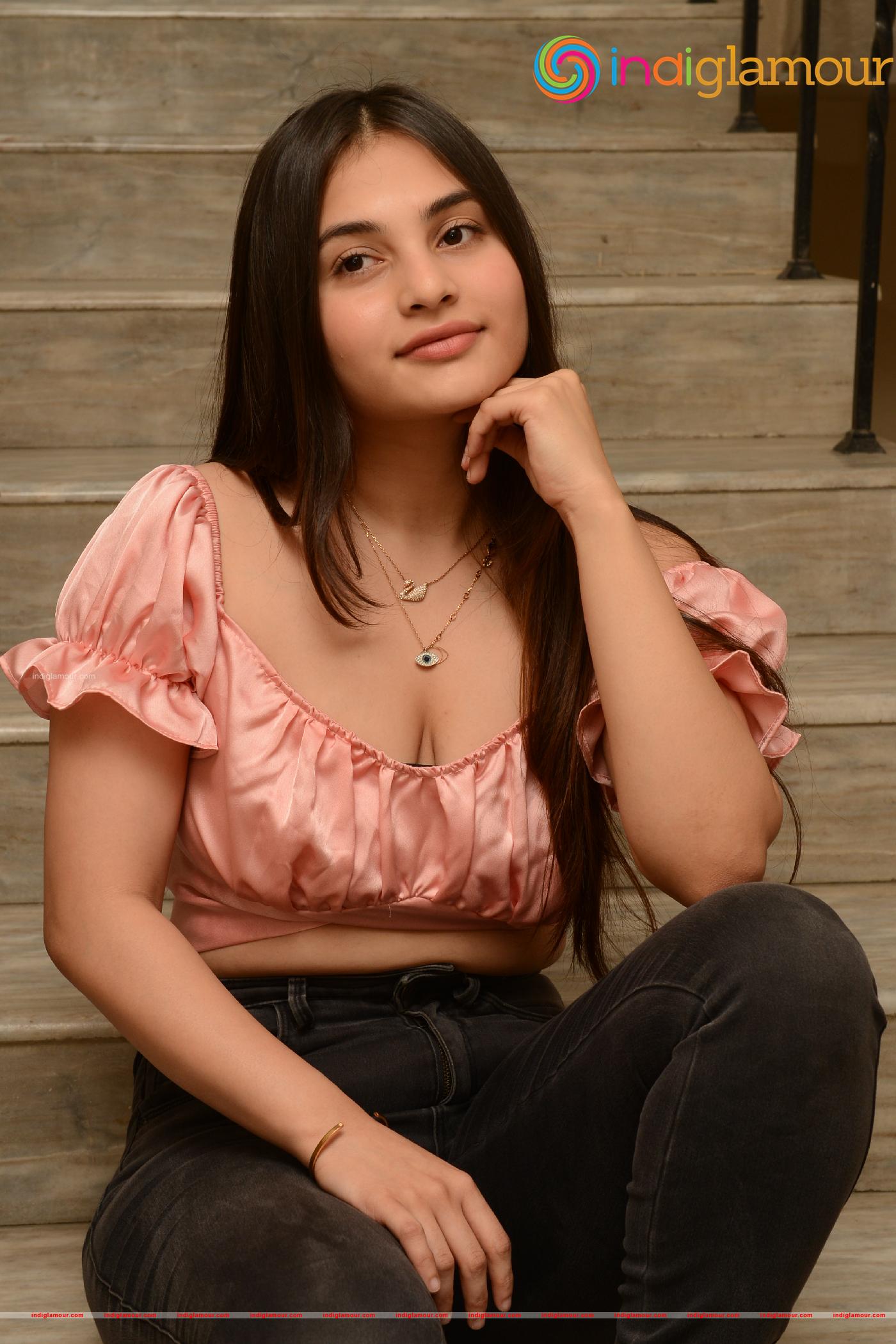 Ramya Pasupuleti Actress hd photo