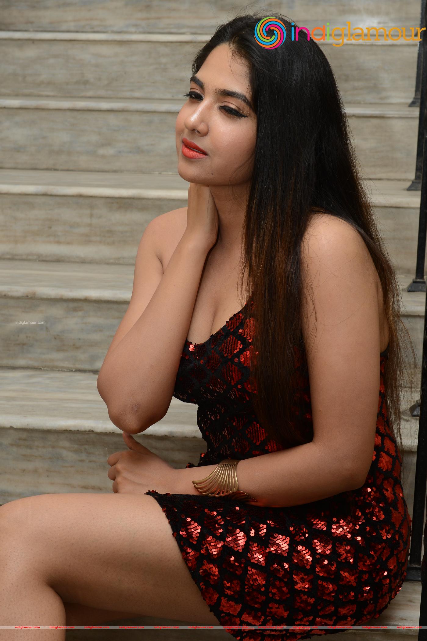 Simar Singh Actress hd photo