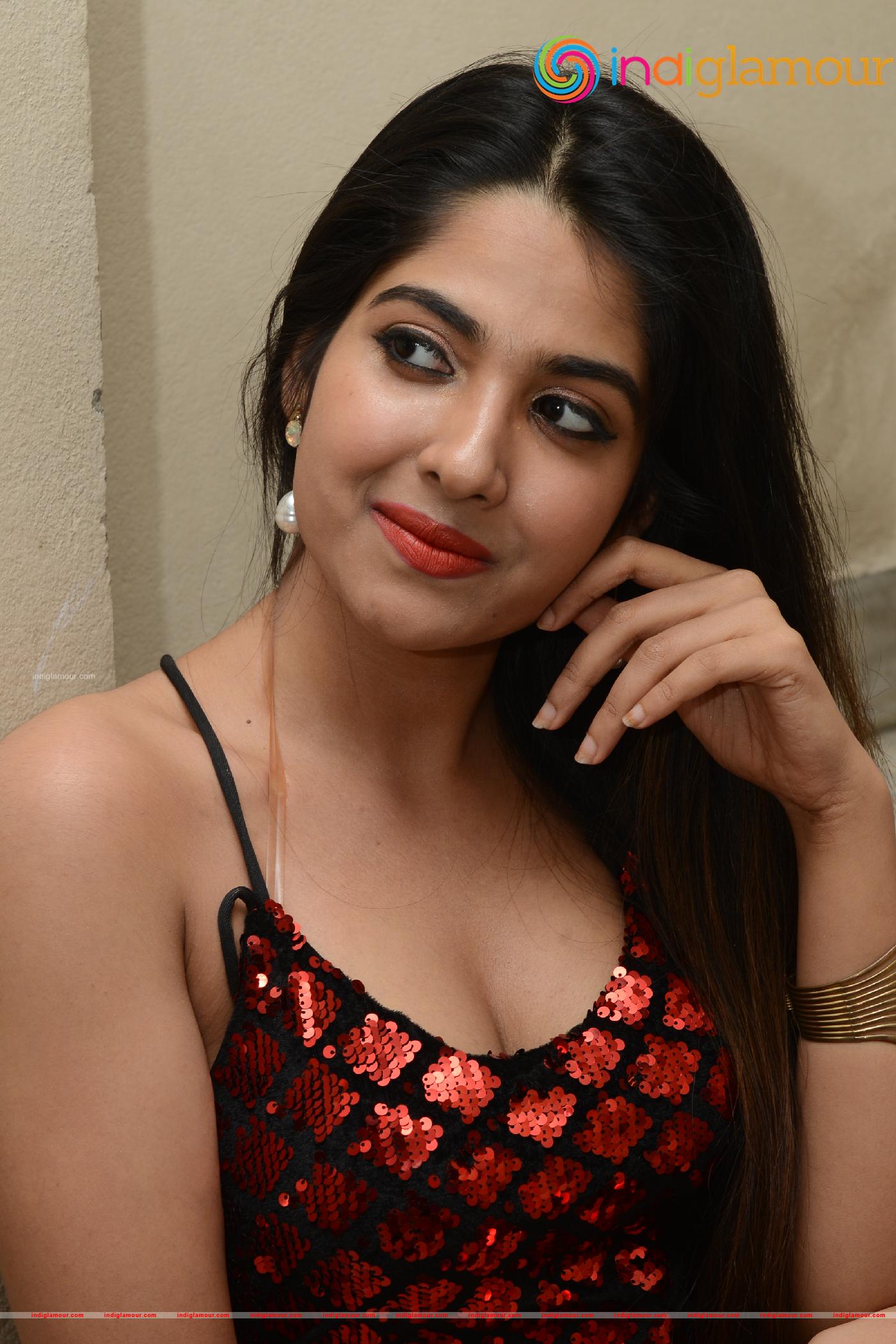 Simar Singh Actress hd photo