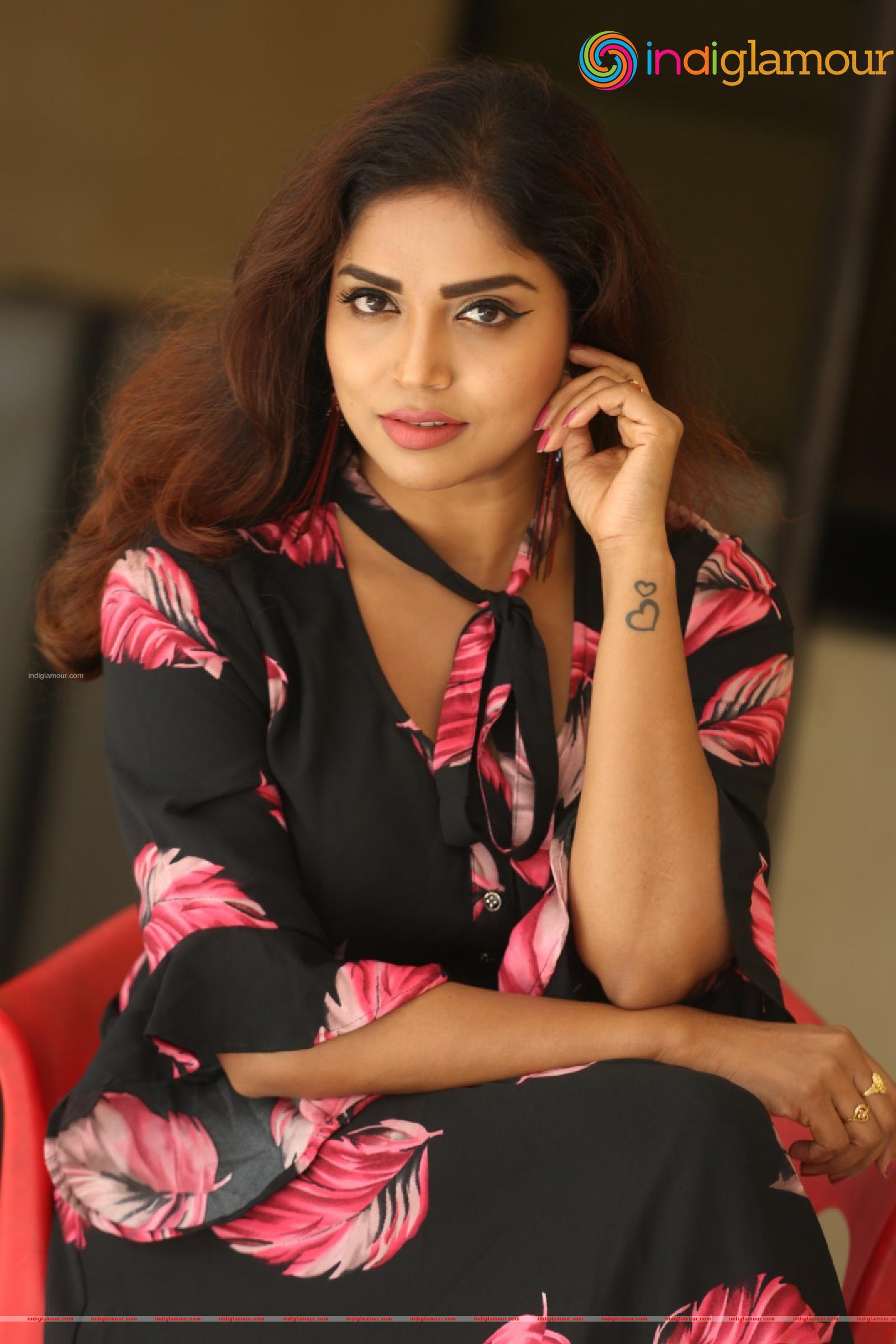 Karunya Chowdary Actress hd photo