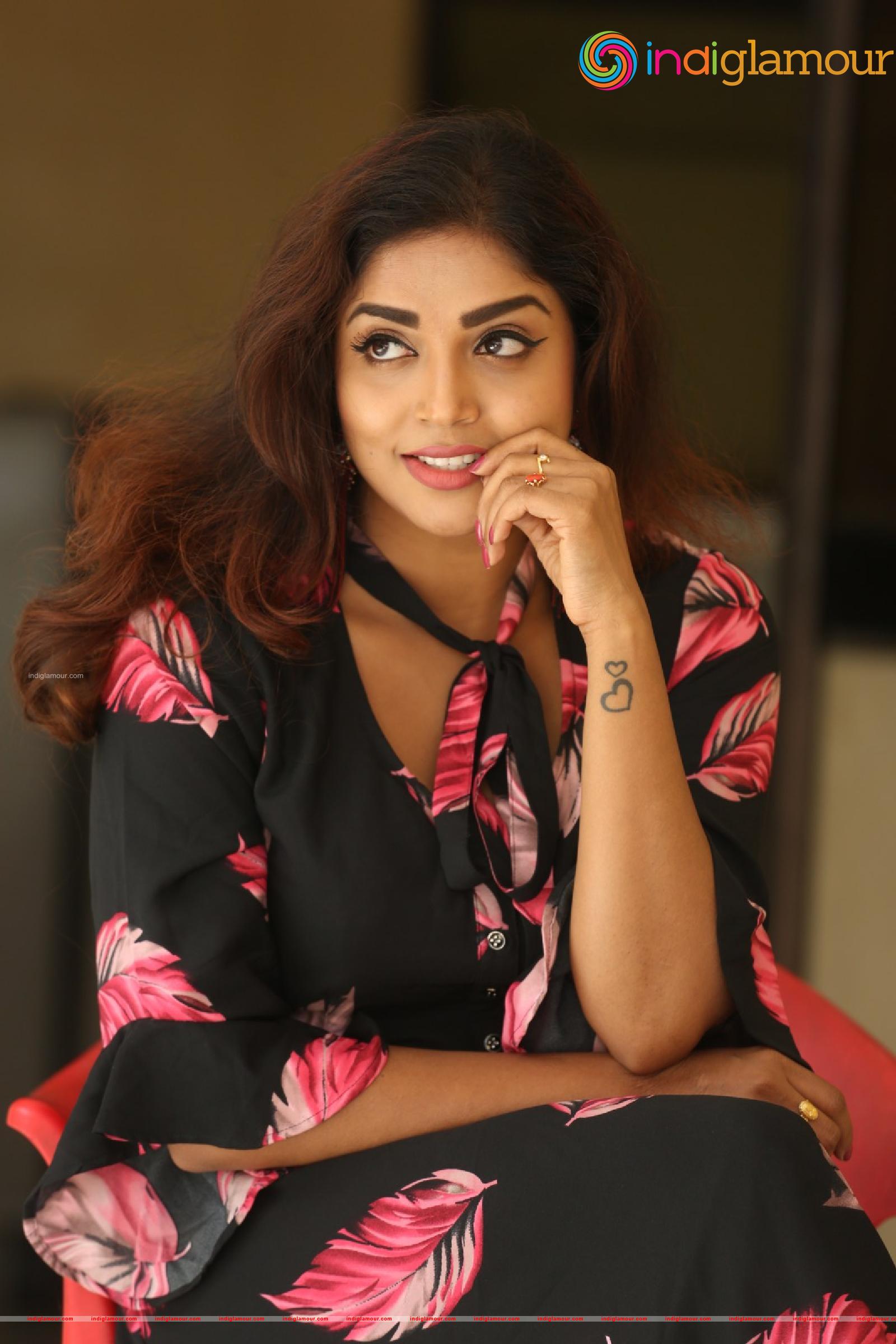 Karunya Chowdary Actress hd photo