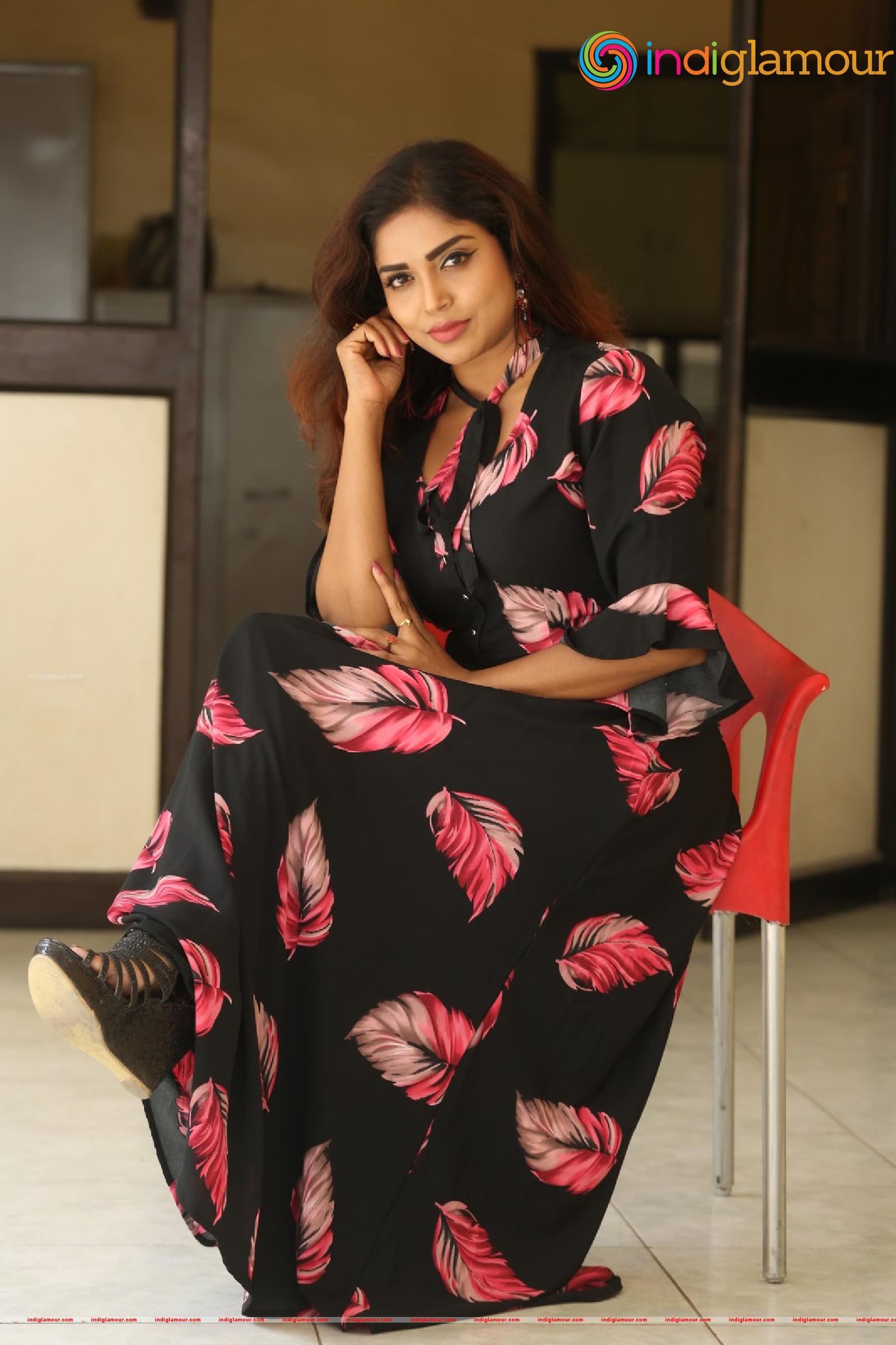 Karunya Chowdary Actress hd photo