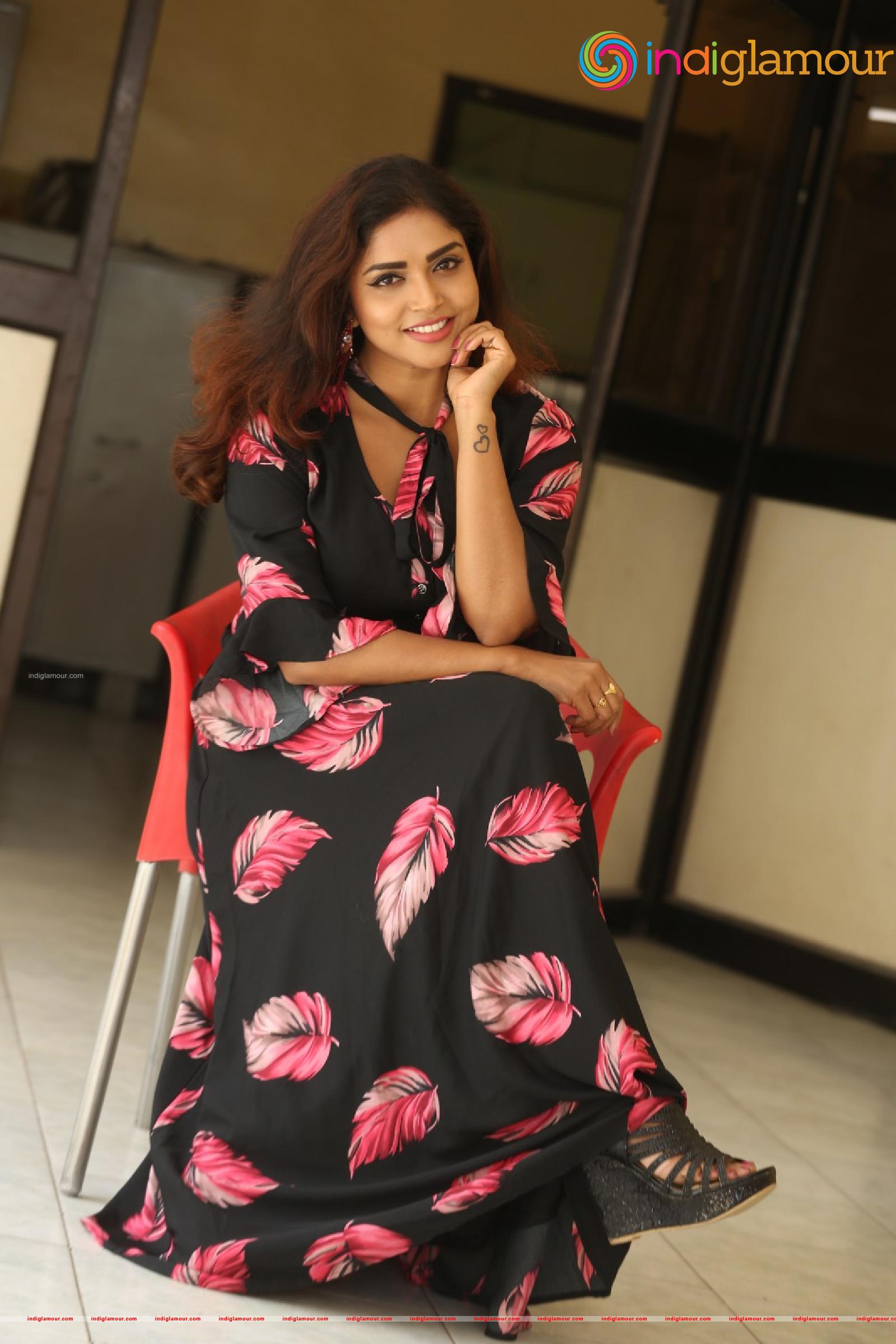 Karunya Chowdary Actress hd photo