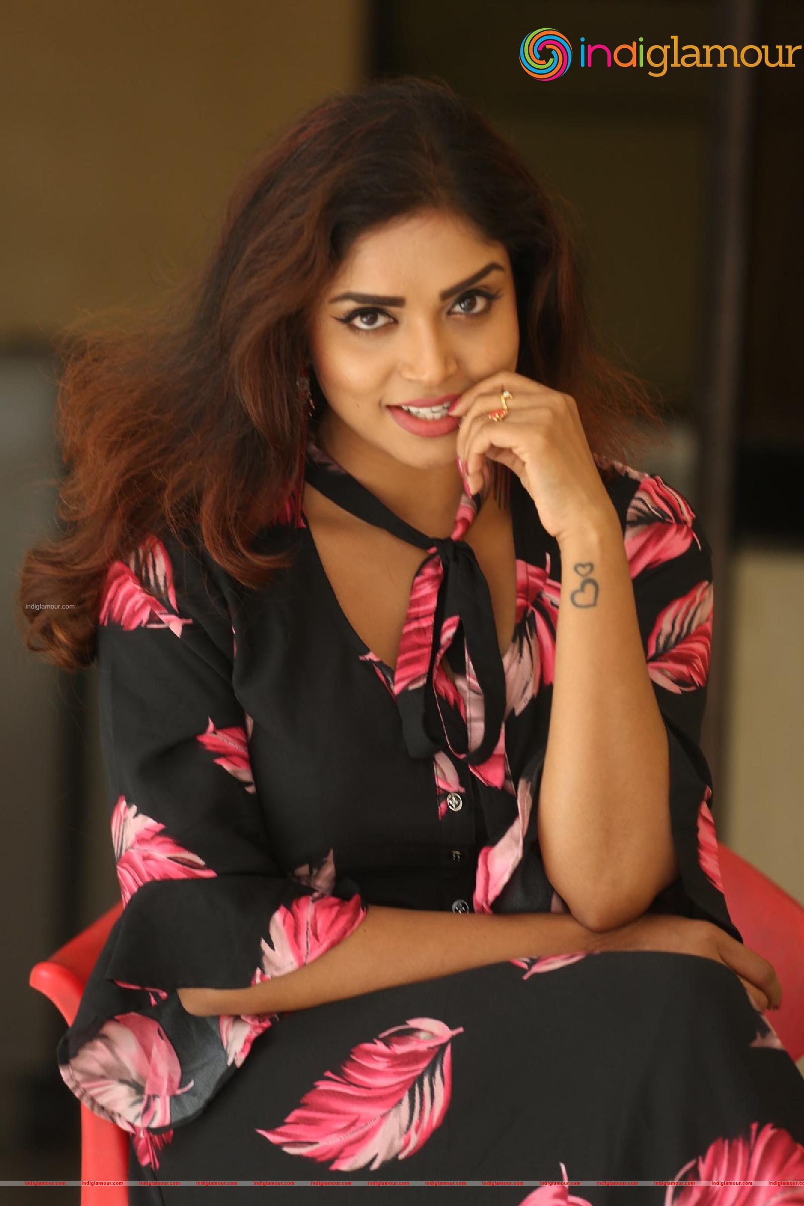 Karunya Chowdary Actress hd photo