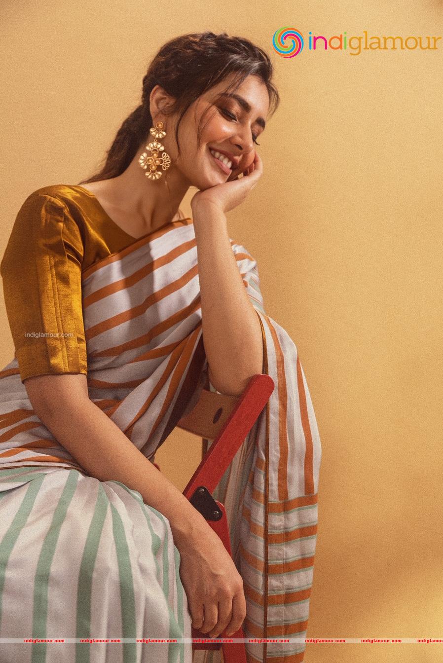 Raashi Khanna Actress hd photo