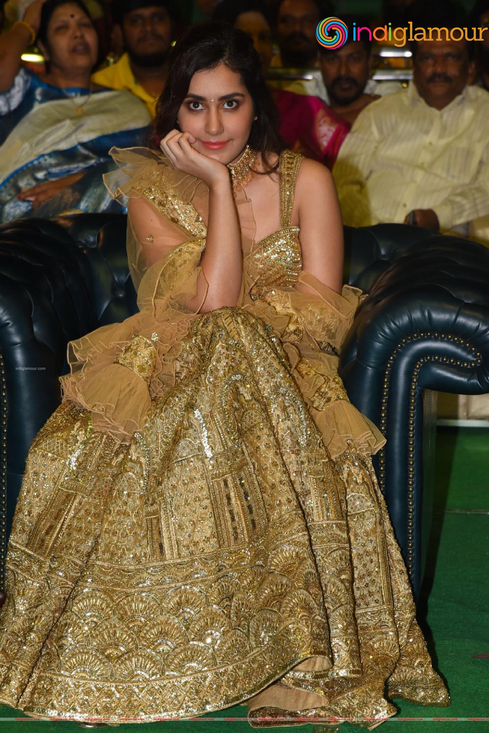 Raashi Khanna Actress hd photo