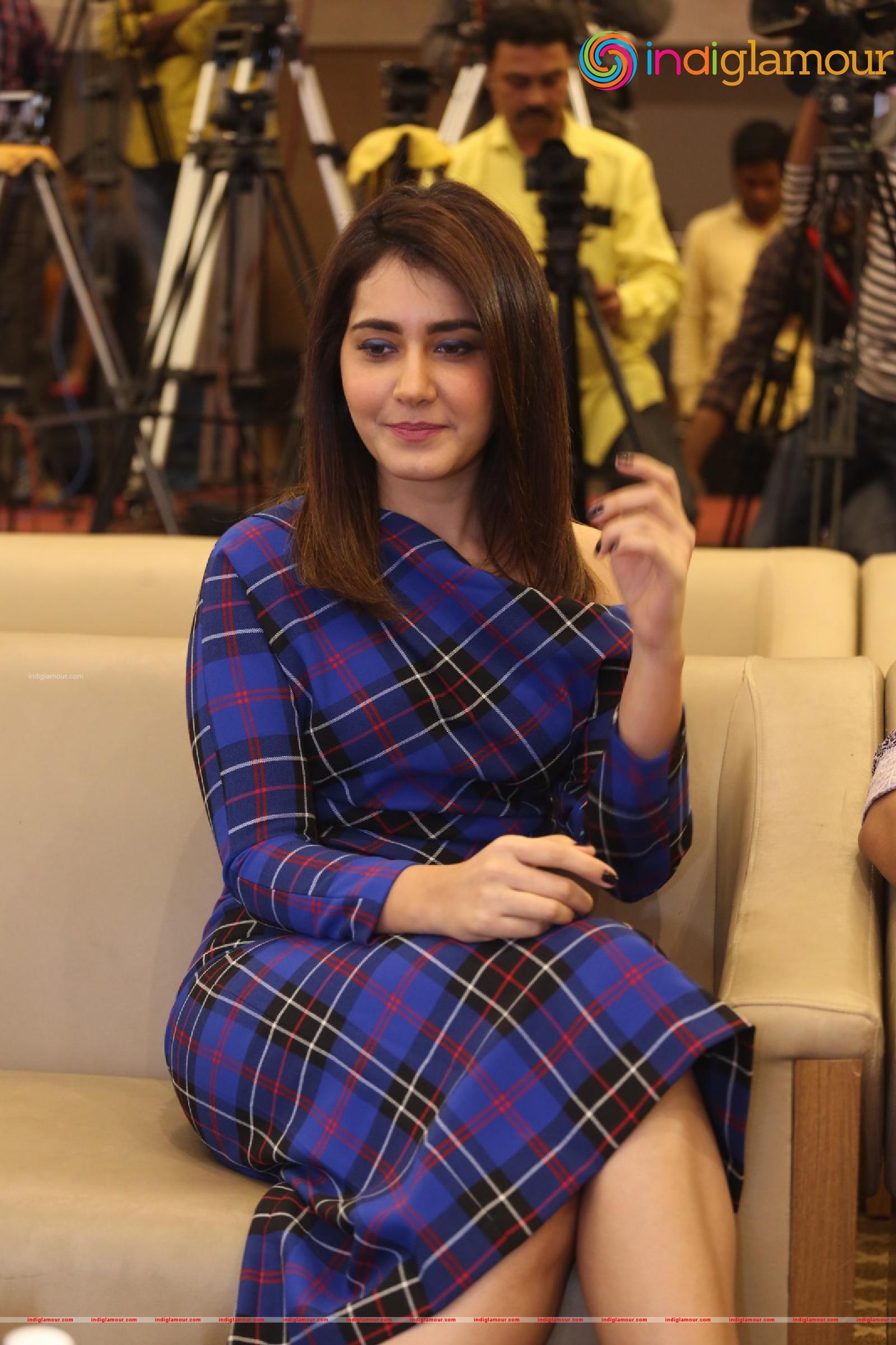 Raashi Khanna Actress hd photo