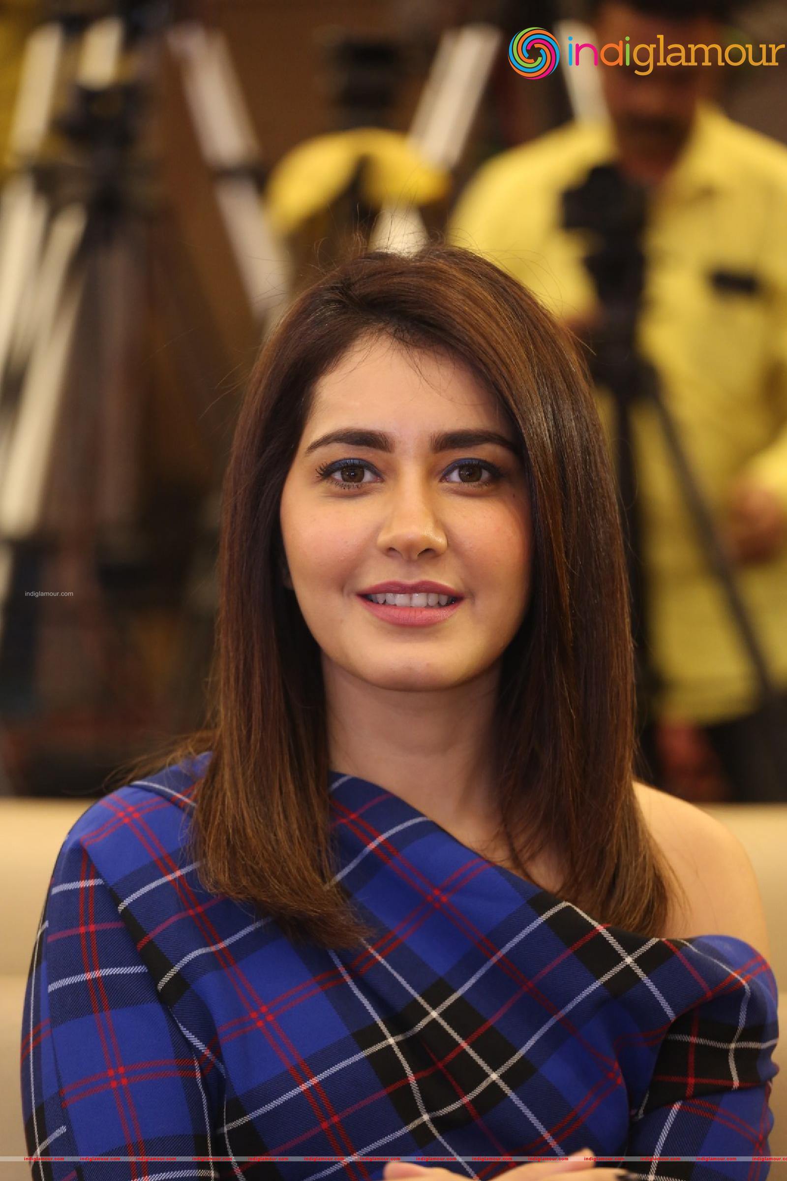 Raashi Khanna Actress hd photo