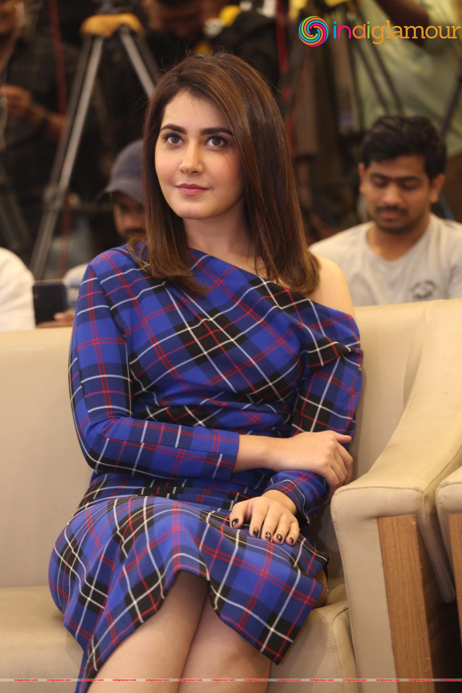 Raashi Khanna Actress hd photo