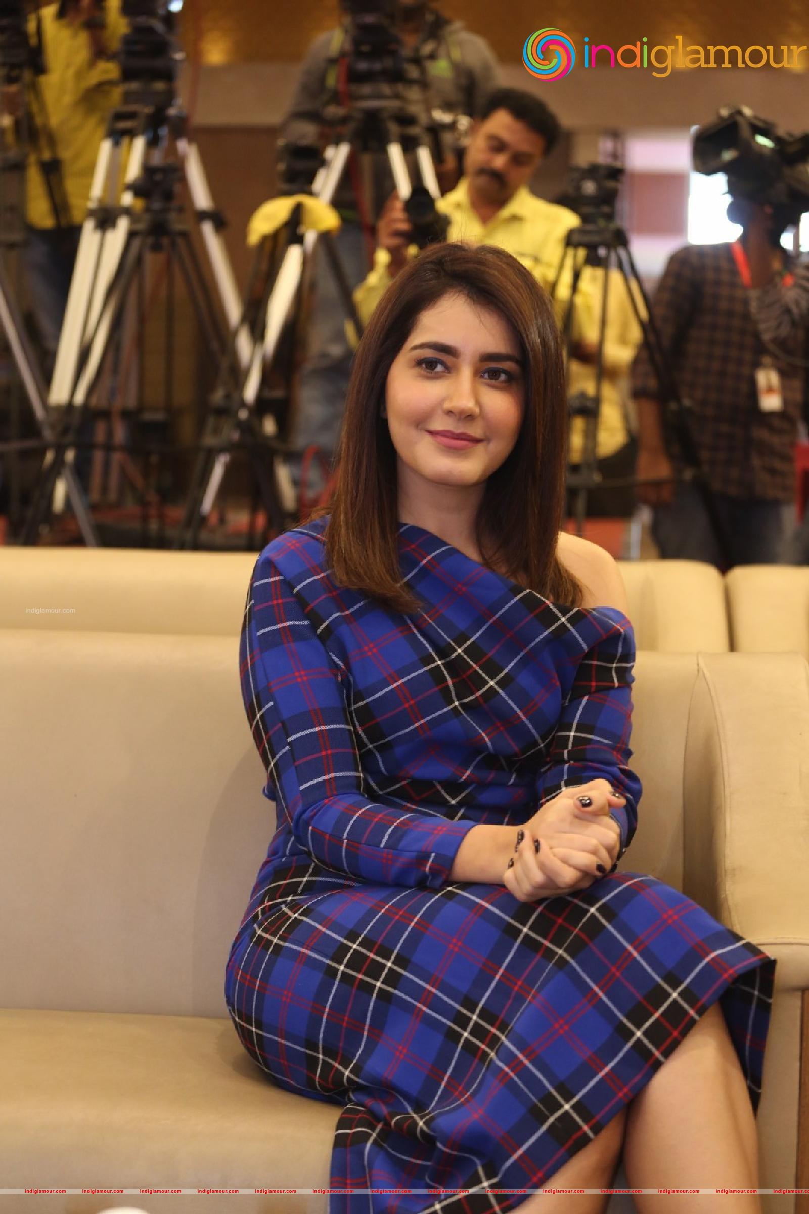 Raashi Khanna Actress hd photo