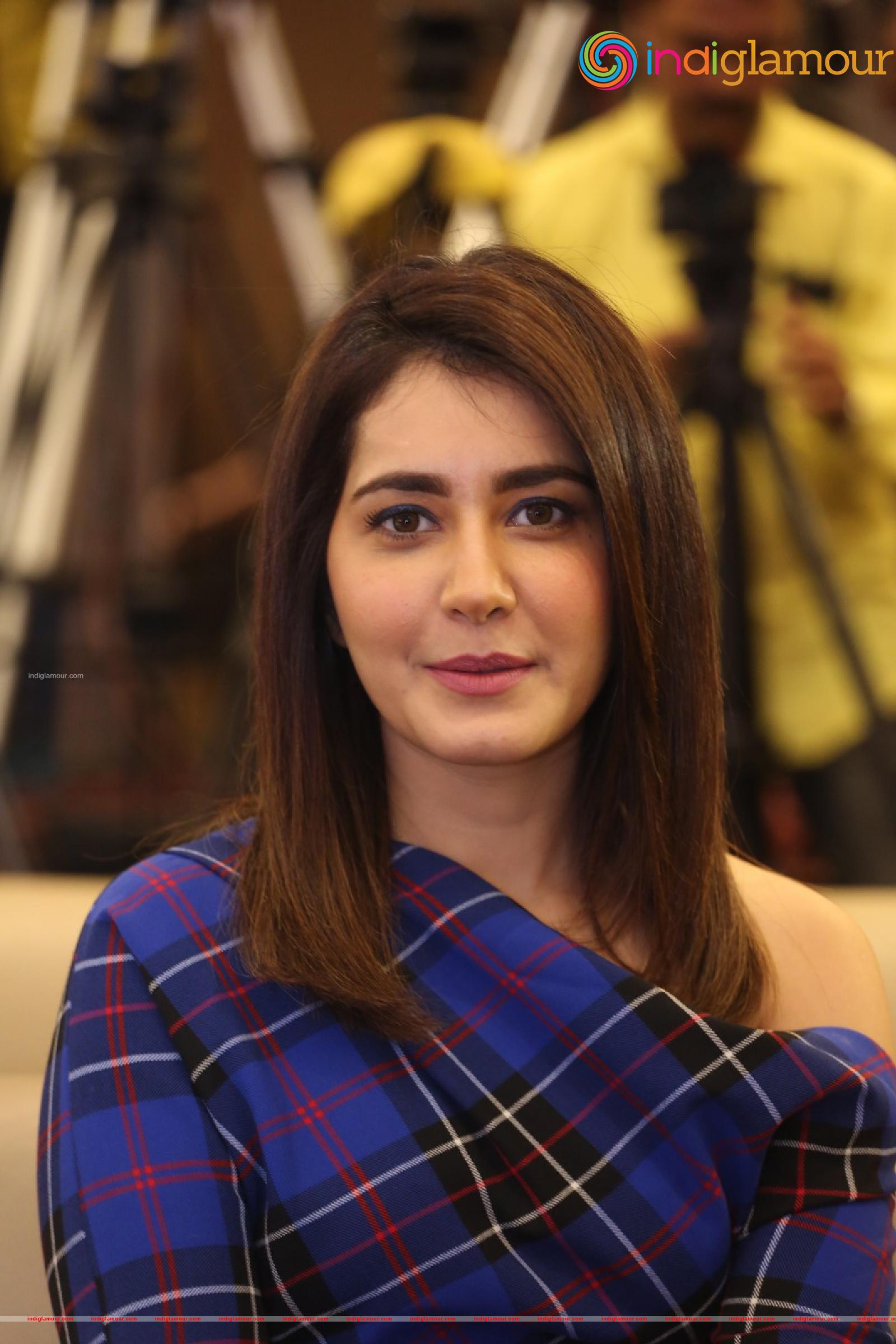 Raashi Khanna Actress hd photo
