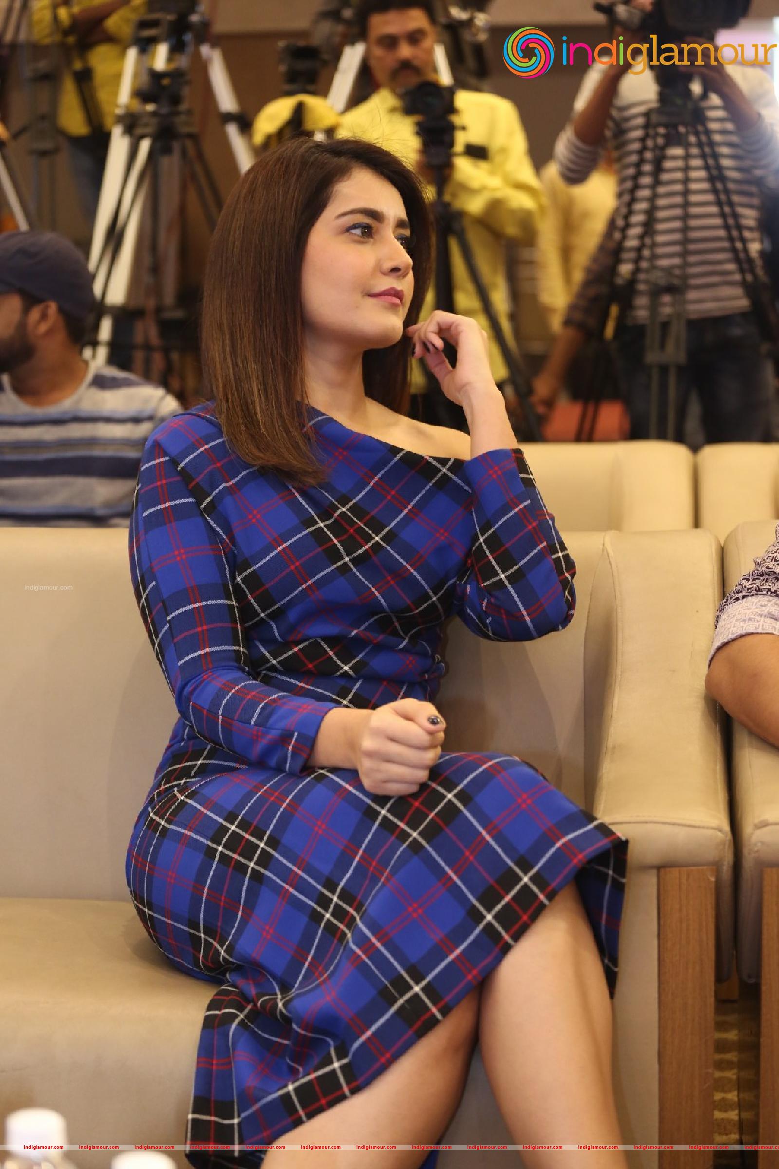 Raashi Khanna Actress hd photo
