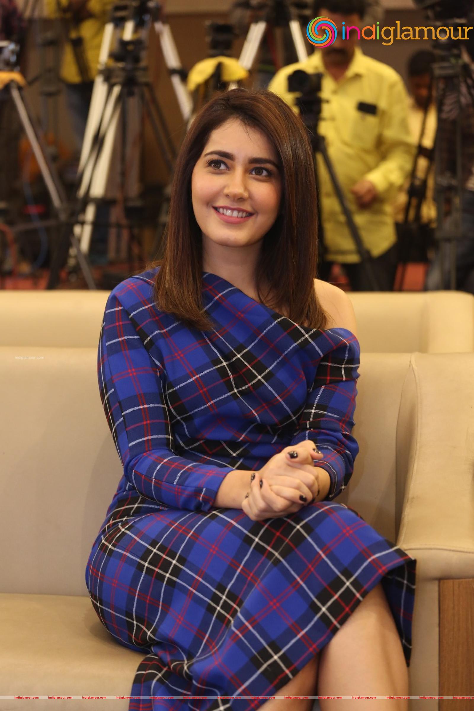 Raashi Khanna Actress hd photo