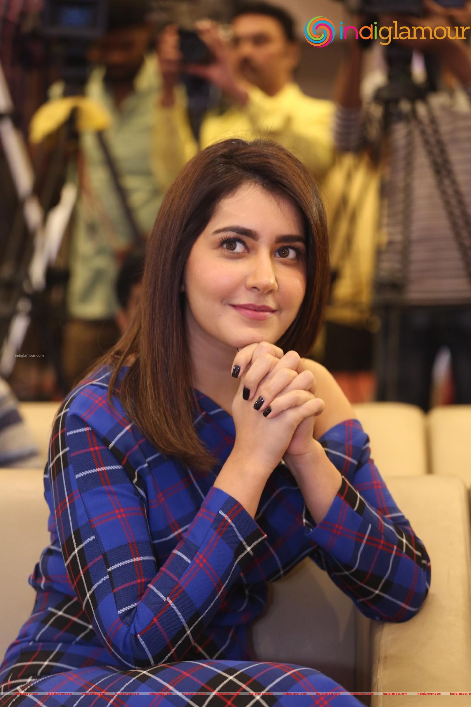Raashi Khanna Actress hd photo