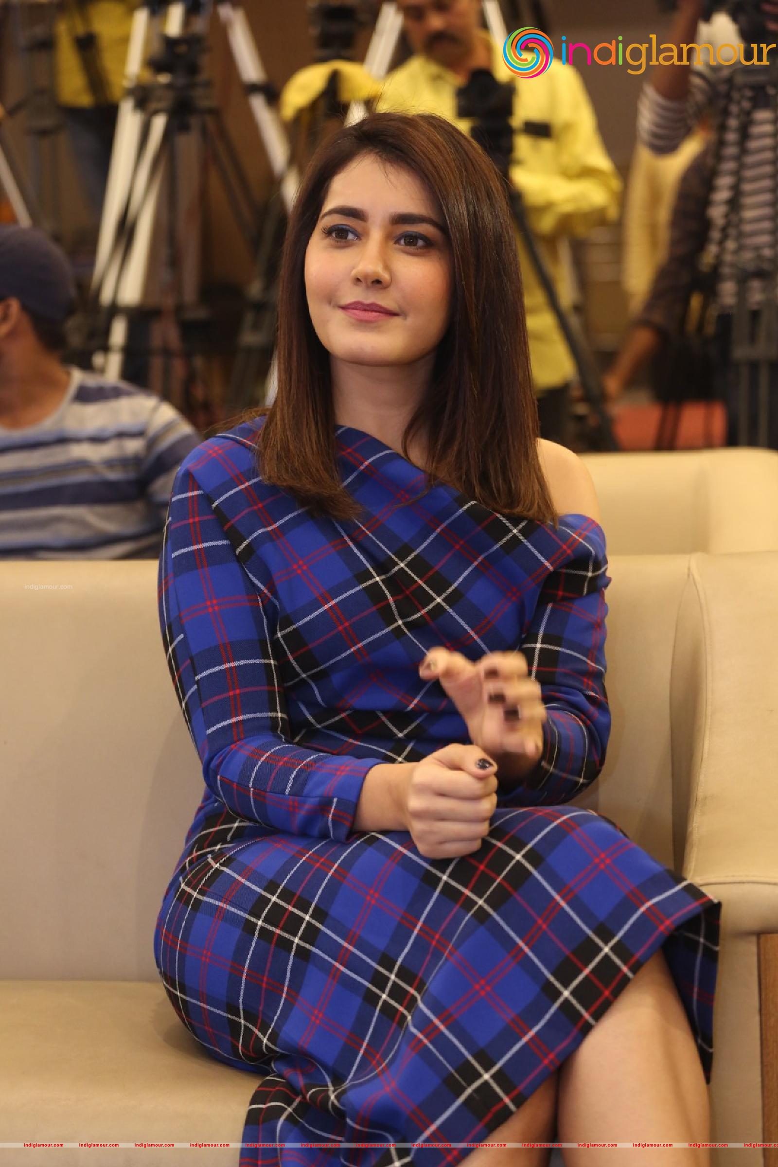 Raashi Khanna Actress hd photo