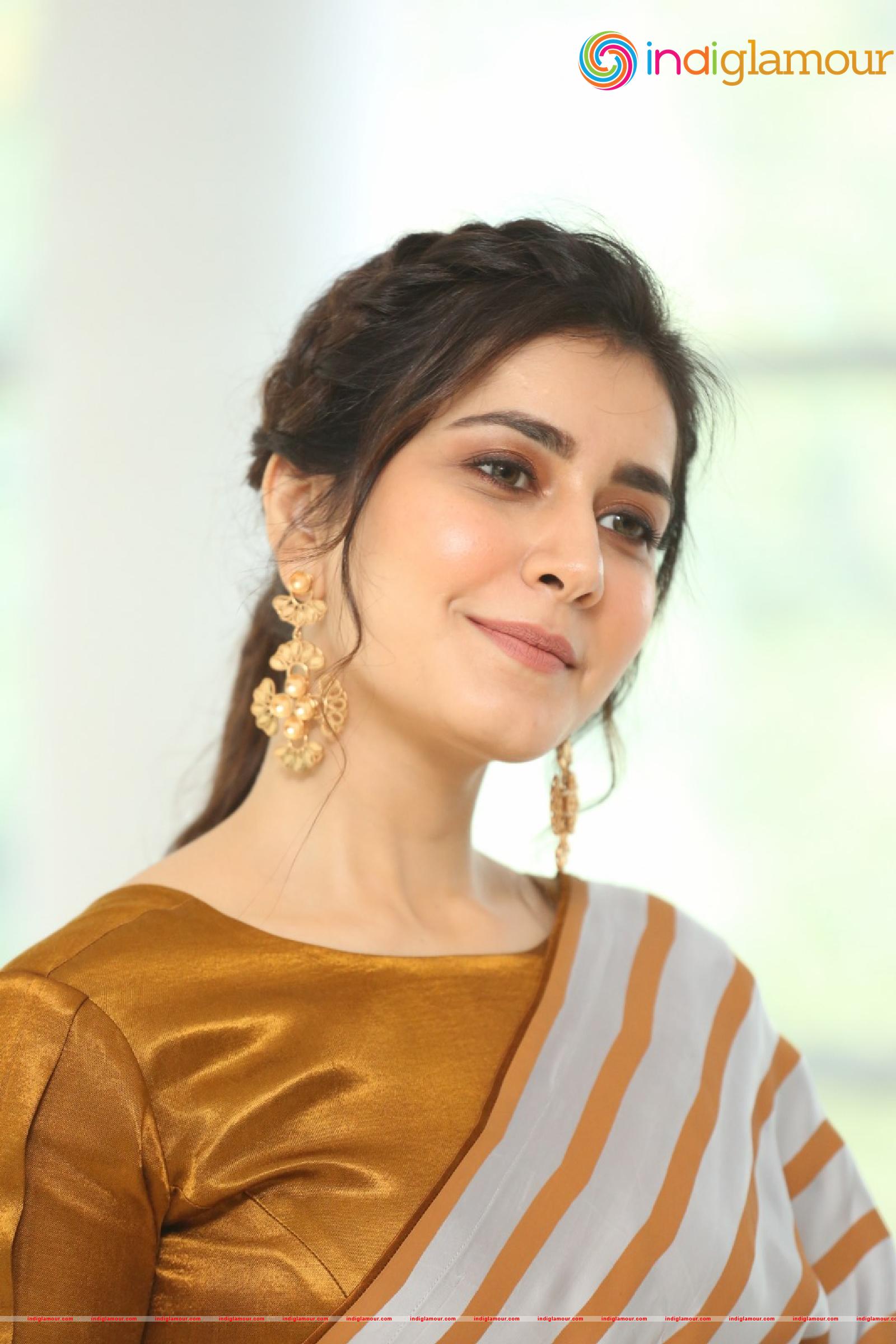 Raashi Khanna Actress hd photo