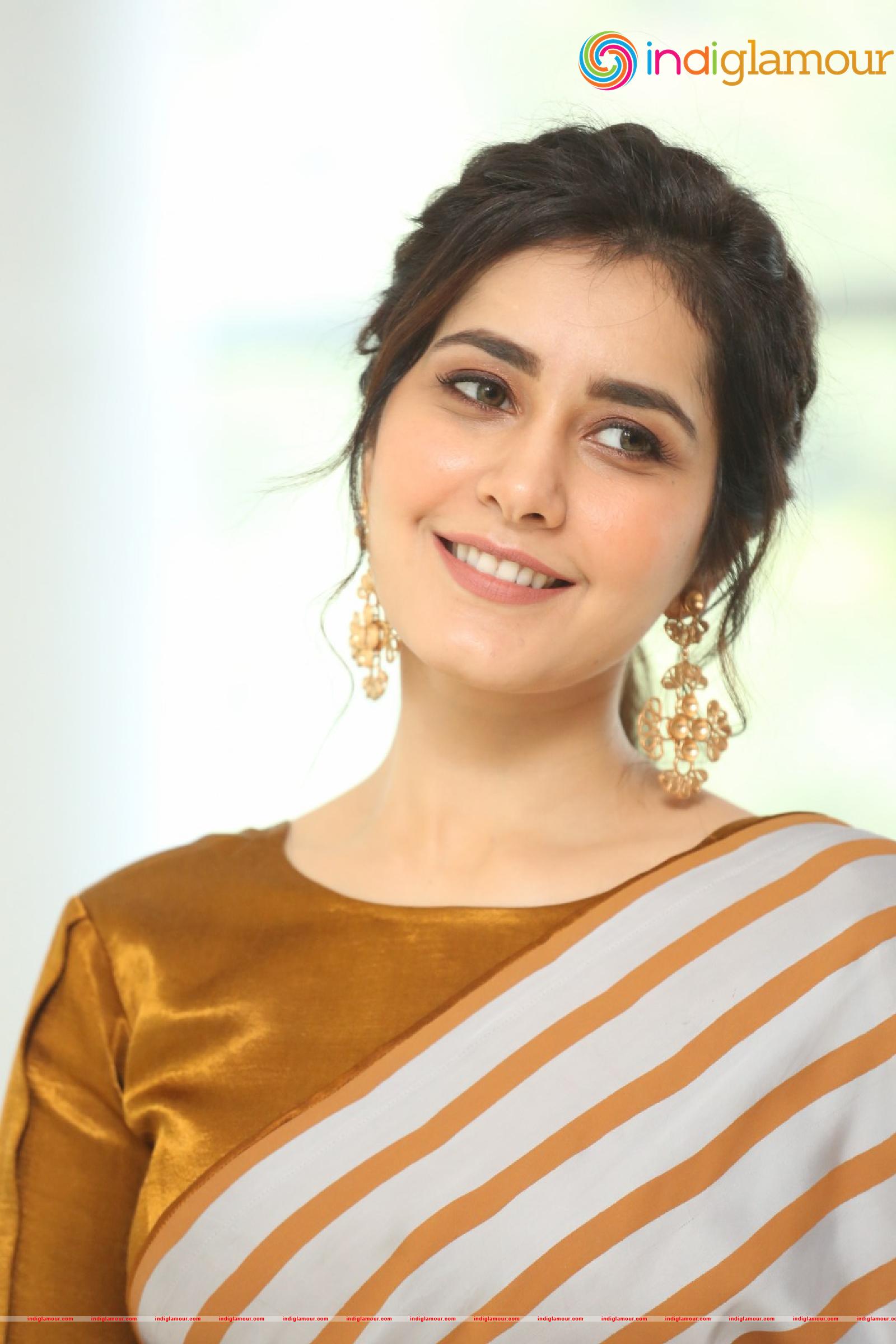 Raashi Khanna Actress hd photo