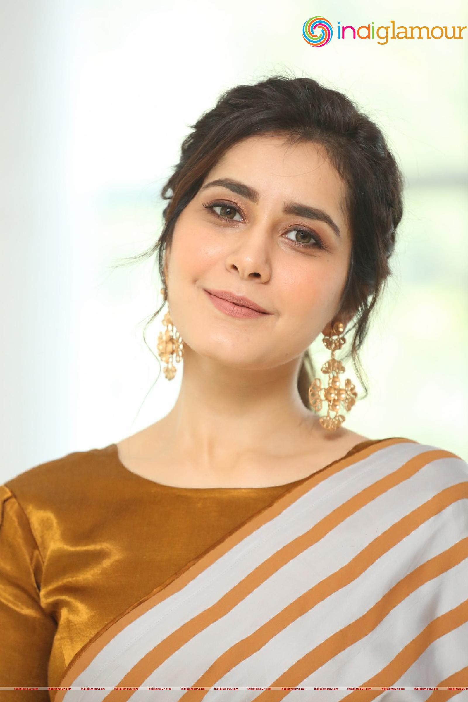 Raashi Khanna Actress hd photo