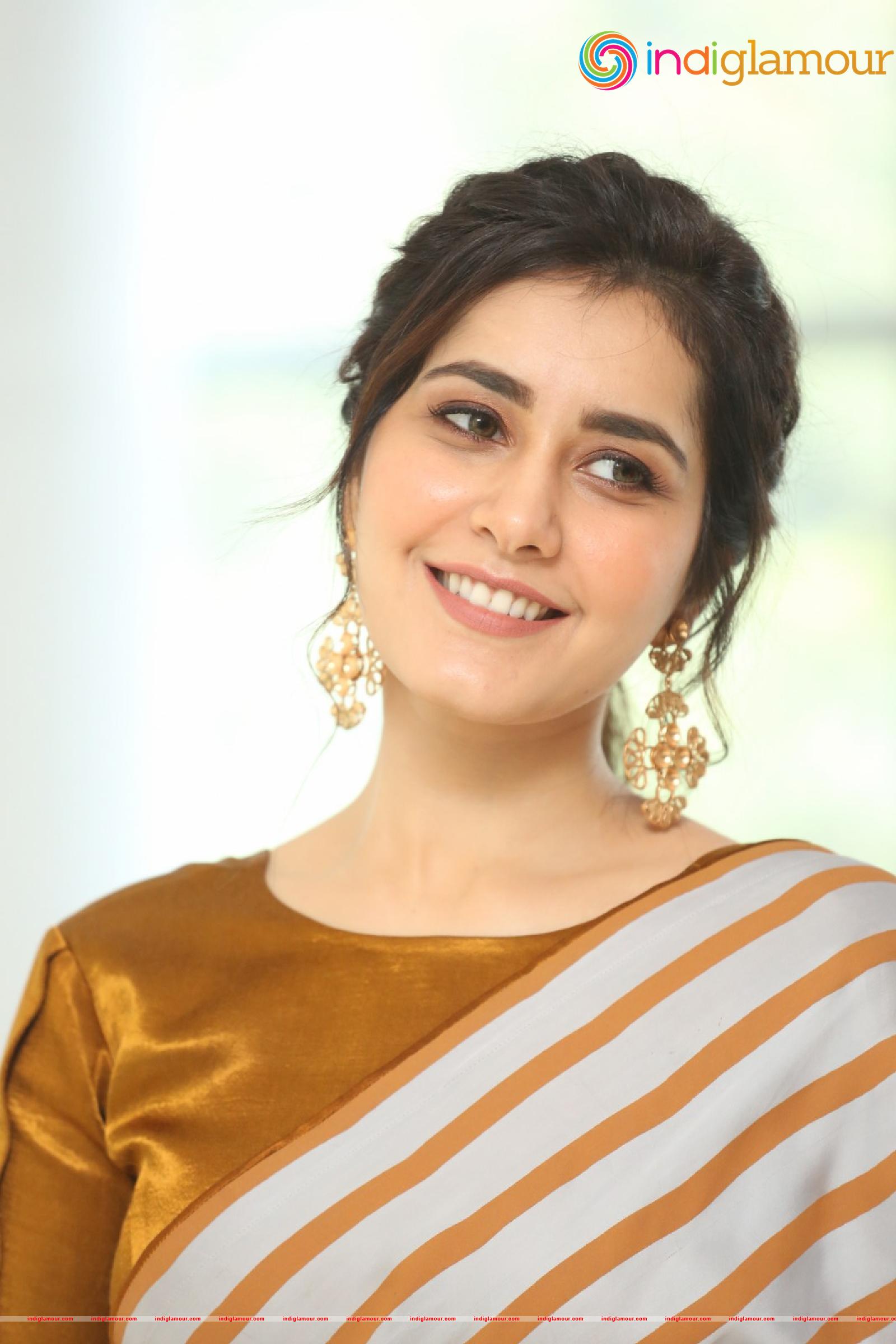 Raashi Khanna Actress hd photo