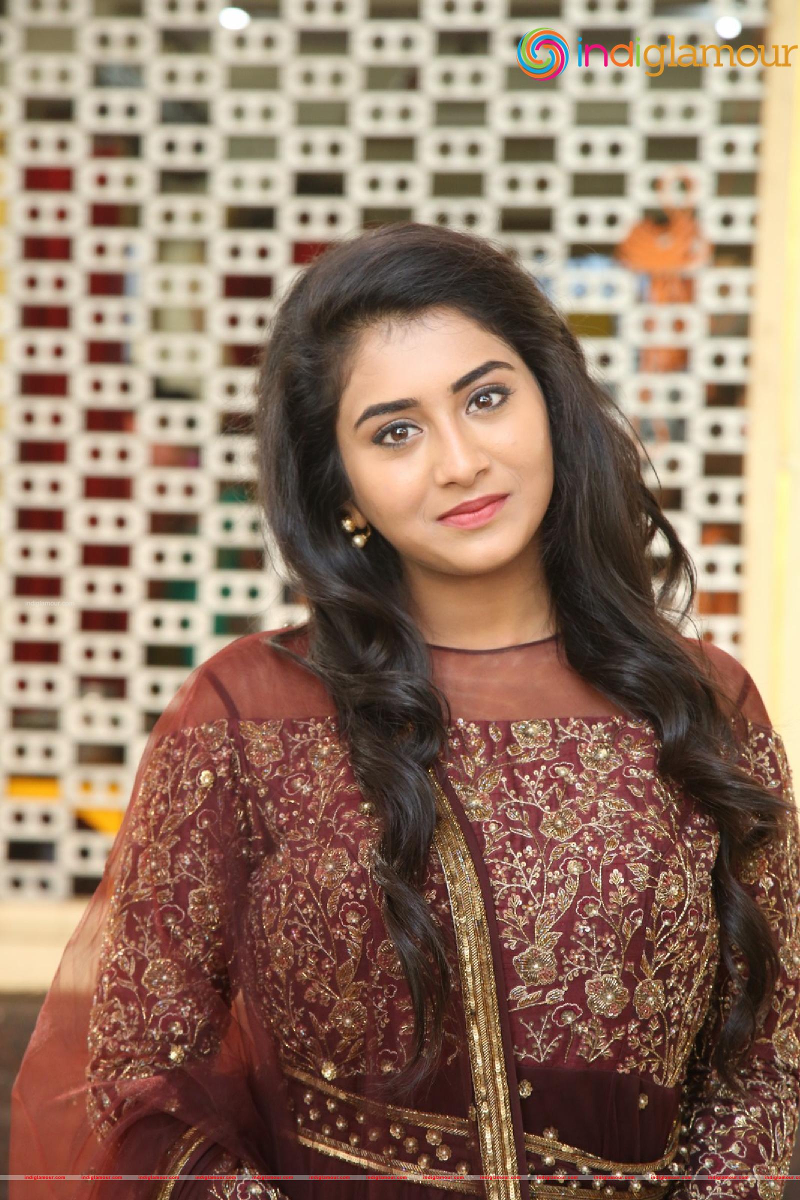 Rashi Singh Actress hd photo